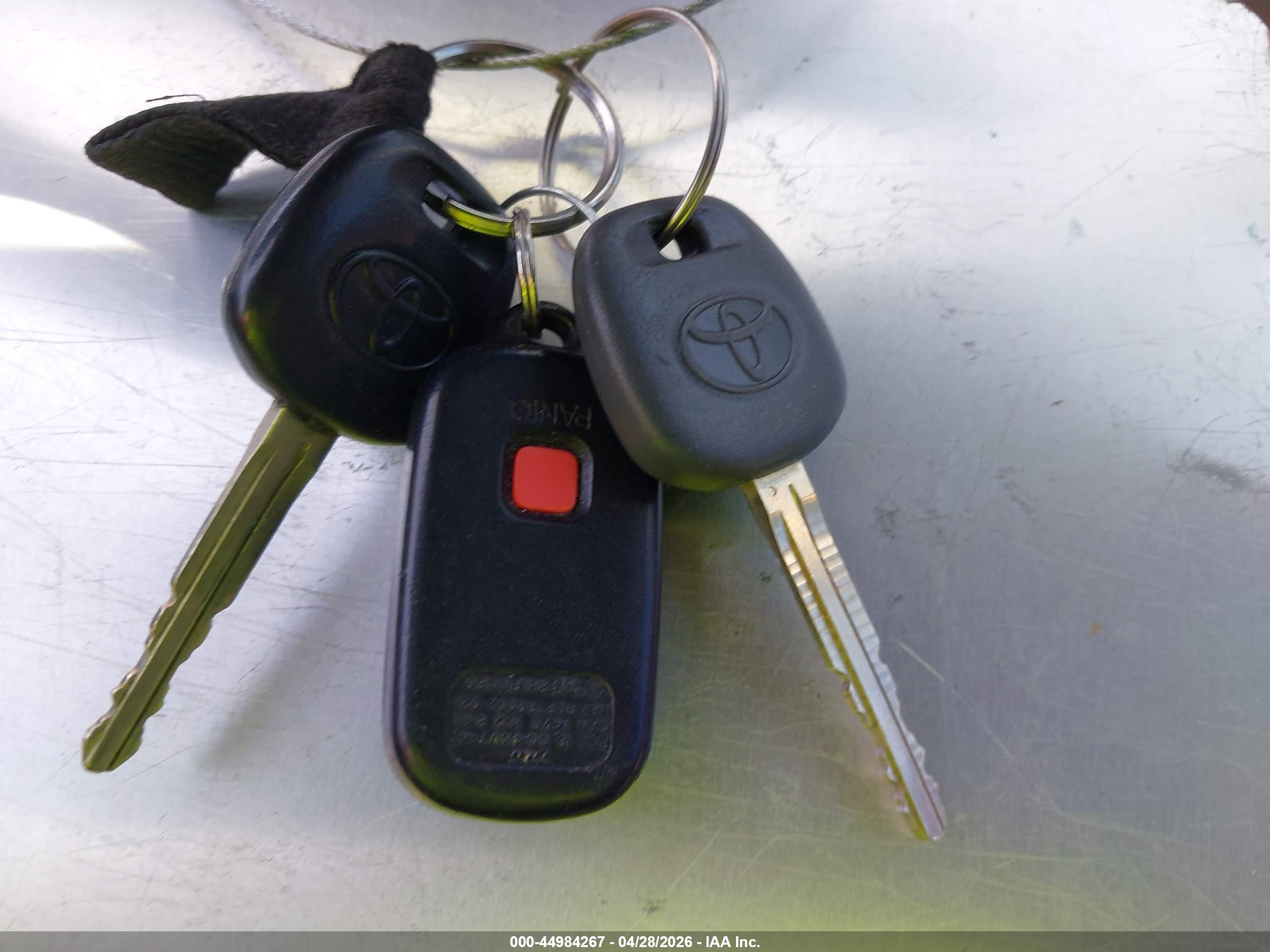 TOYOTA COROLLA image 11