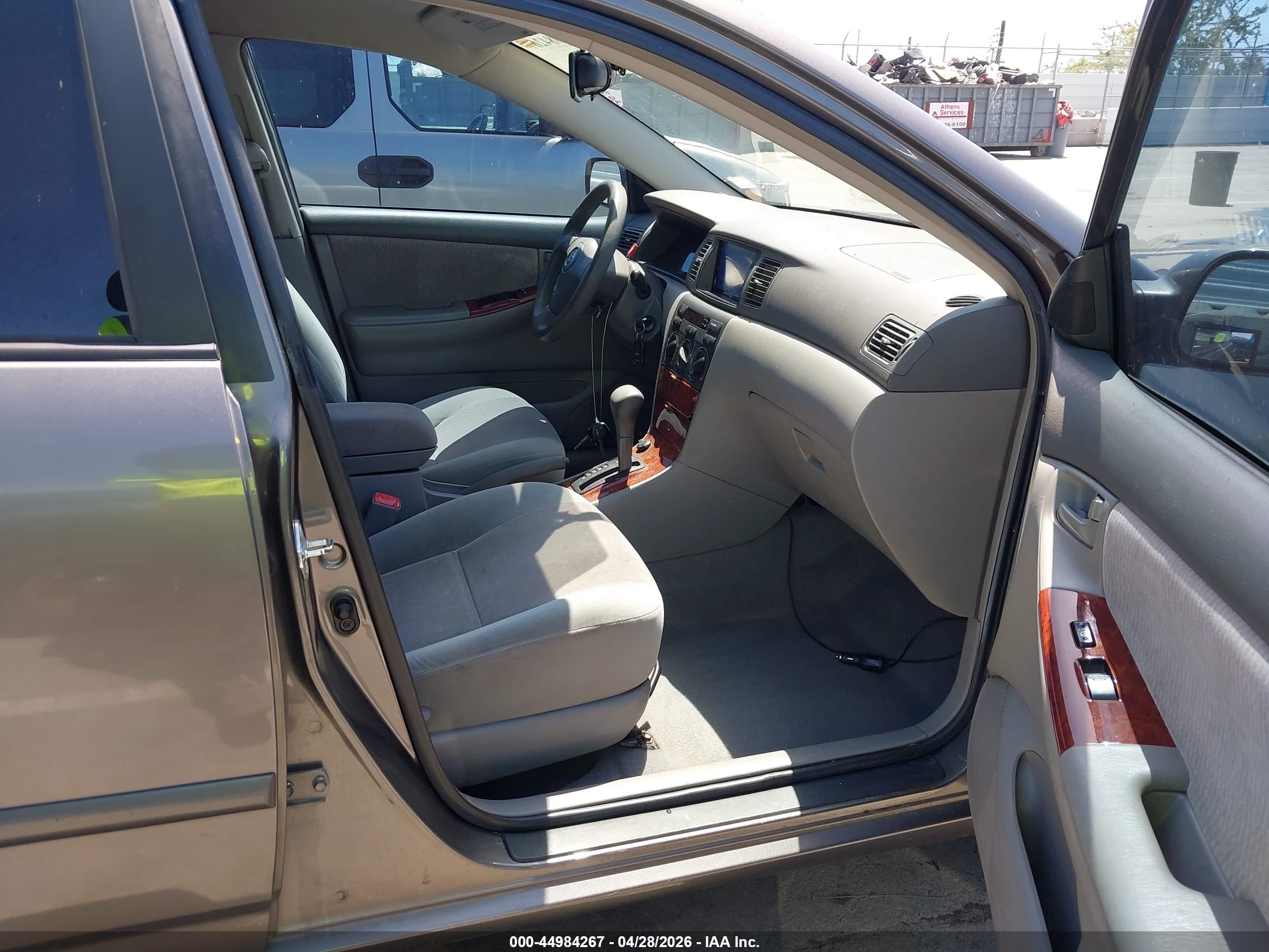 TOYOTA COROLLA image 5