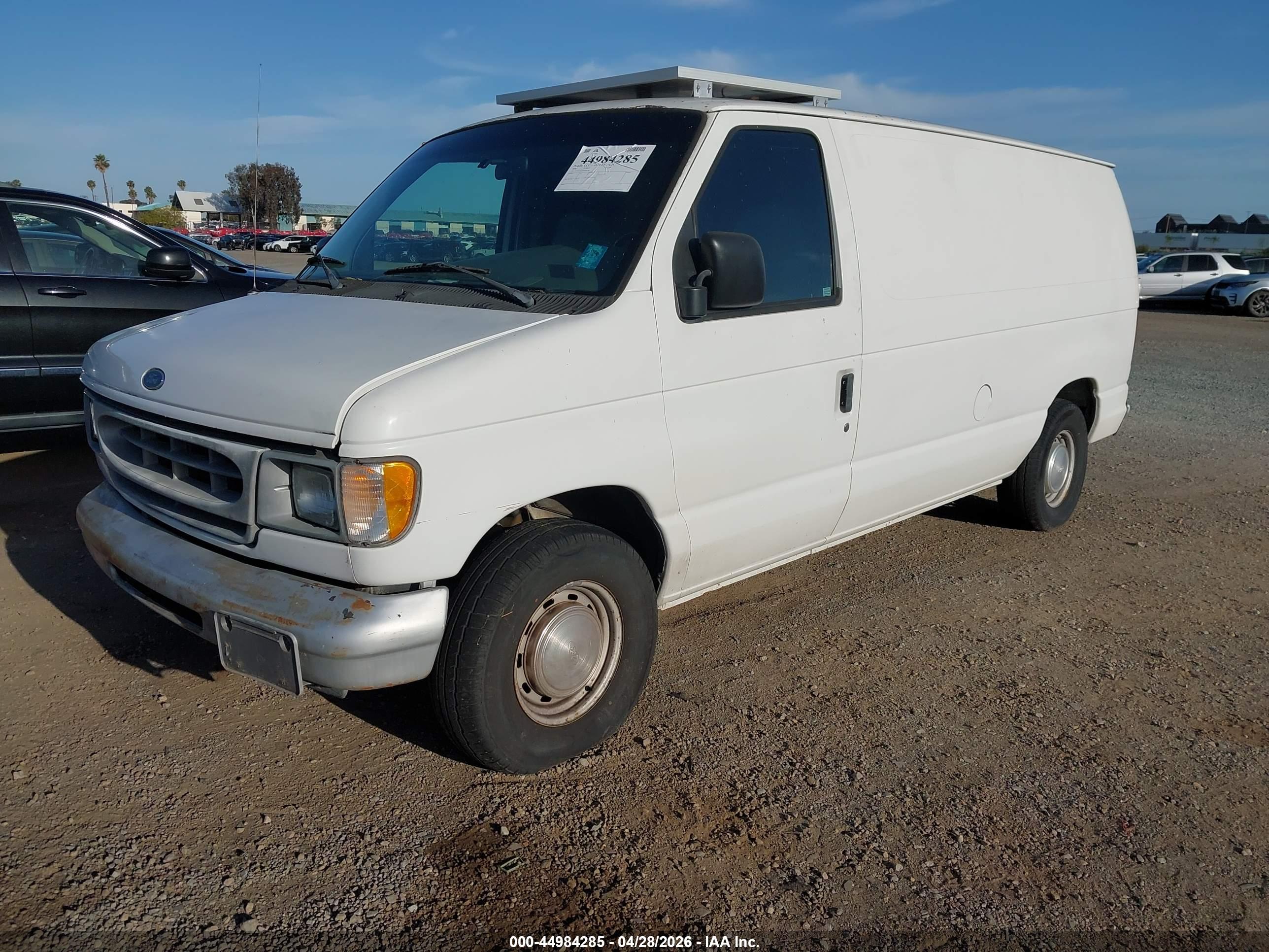 FORD E-150 image 2