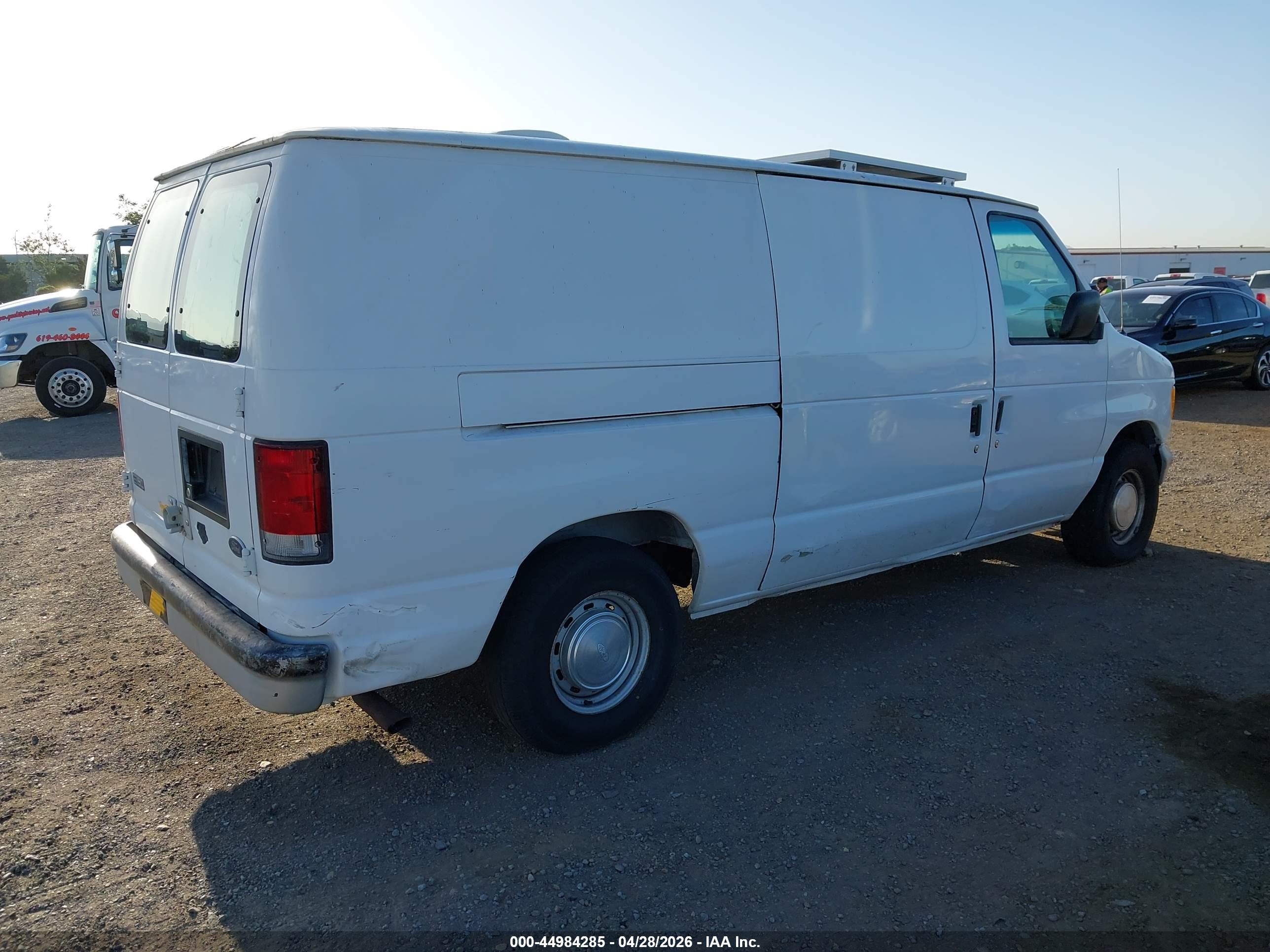 FORD E-150 image 4