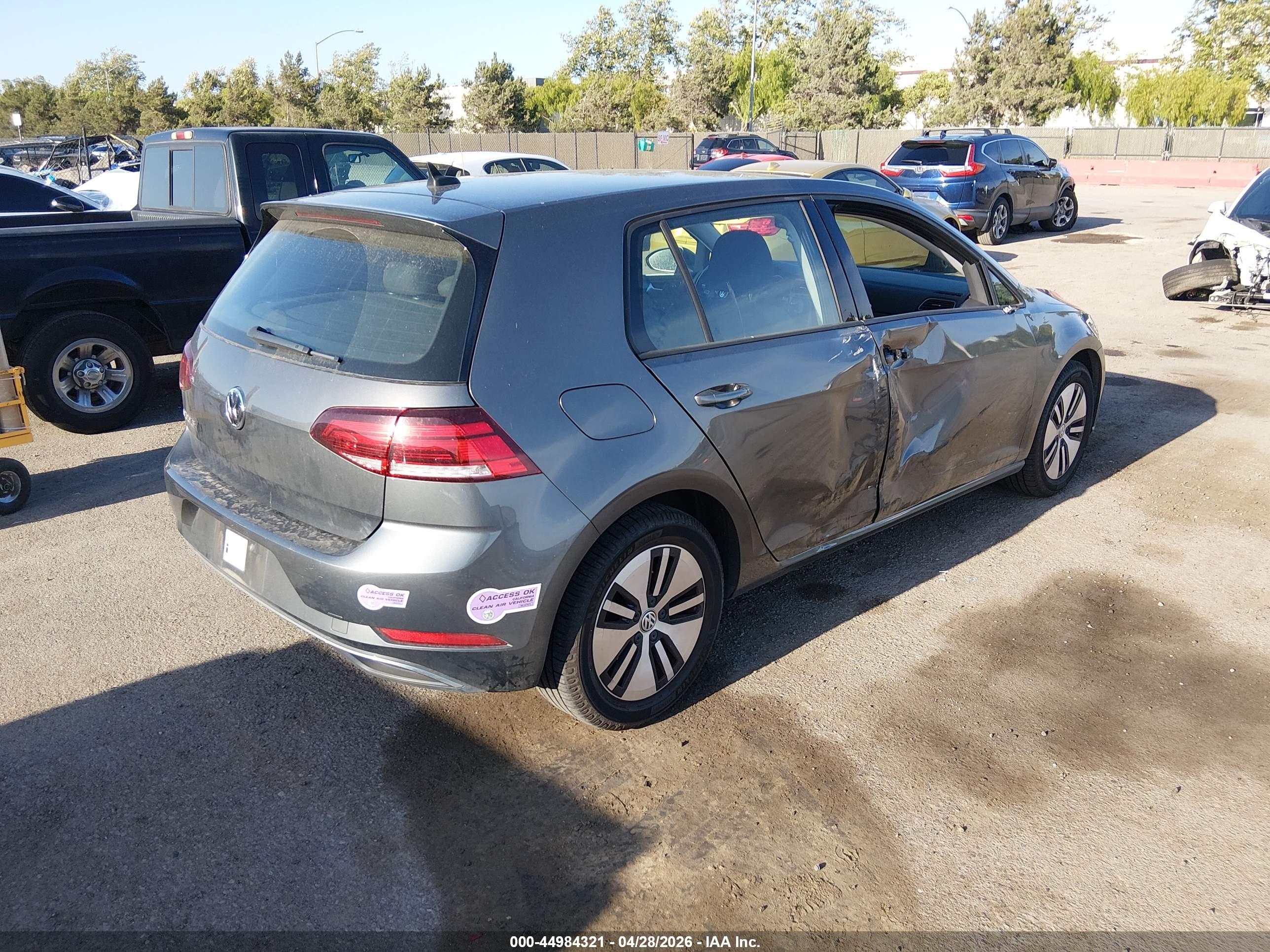 VOLKSWAGEN E-GOLF image 4