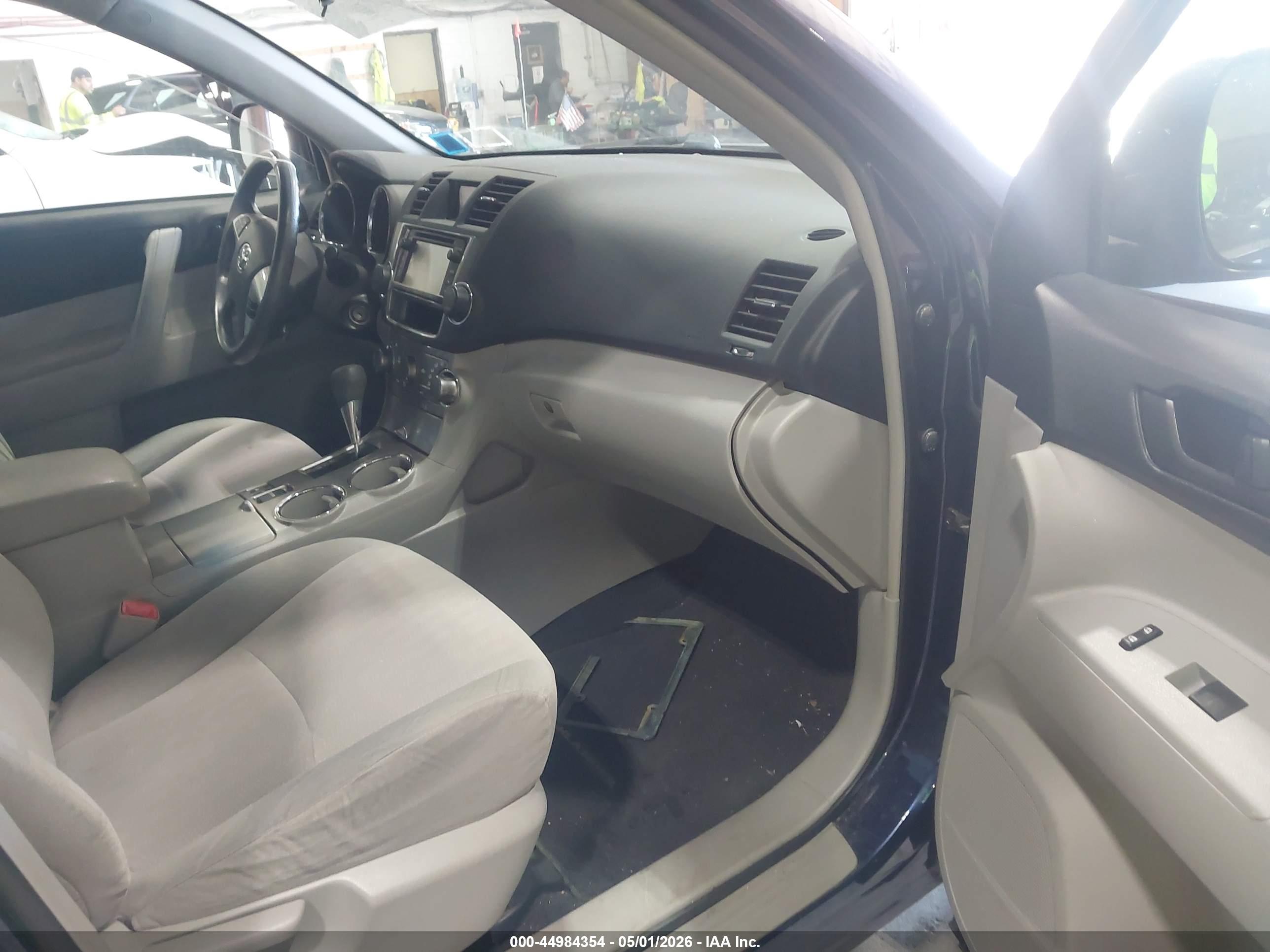 TOYOTA HIGHLANDER image 5
