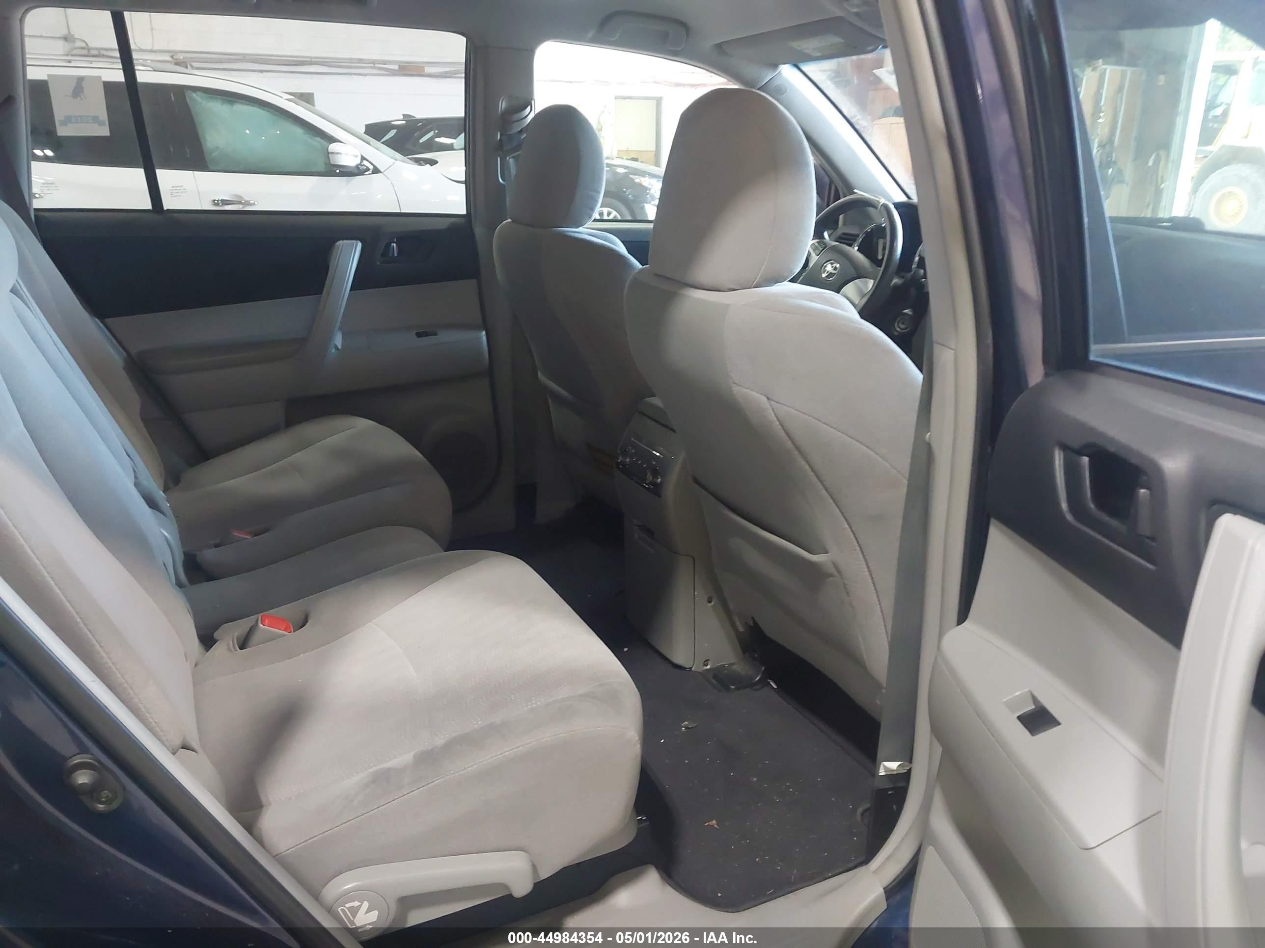 TOYOTA HIGHLANDER image 8