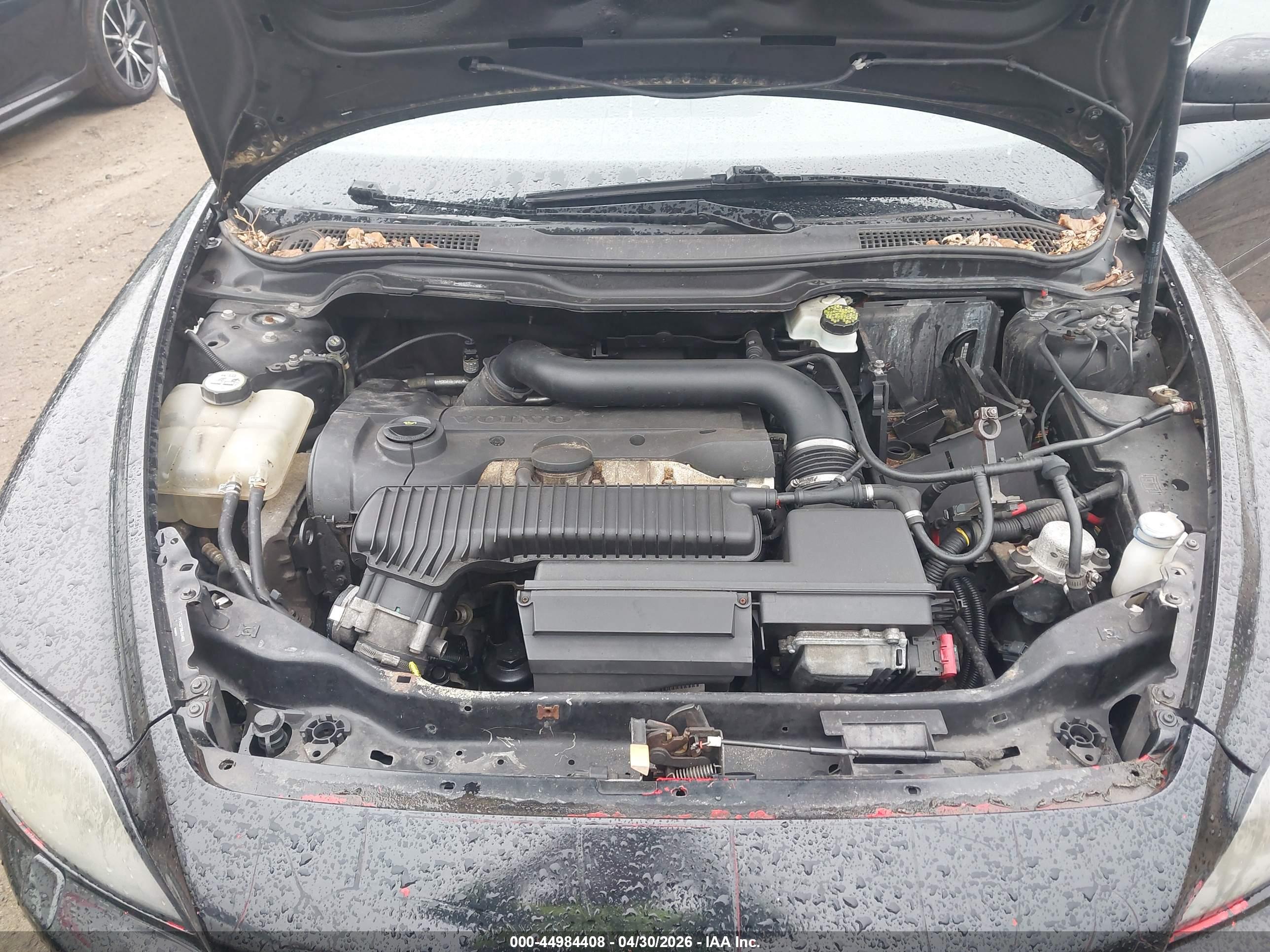 VOLVO C70 image 10