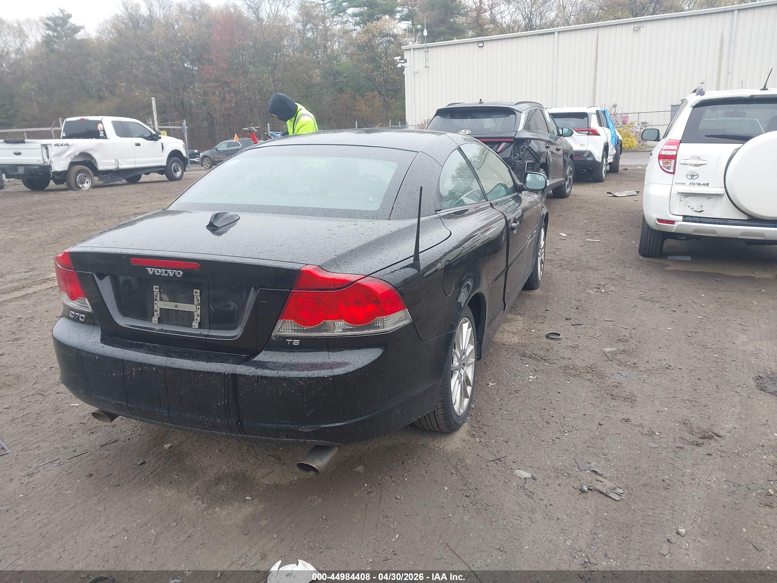 VOLVO C70 image 4