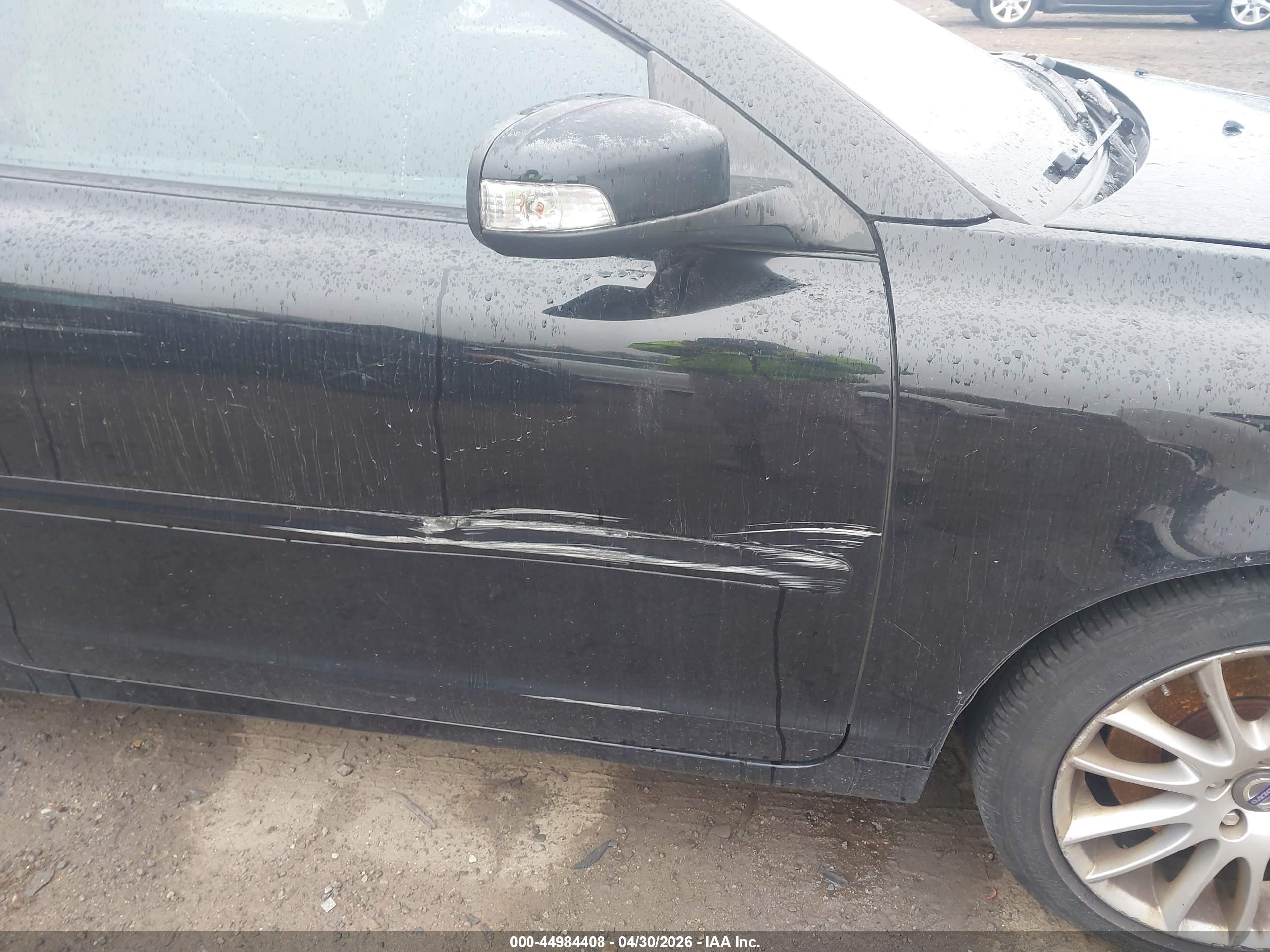 VOLVO C70 image 6