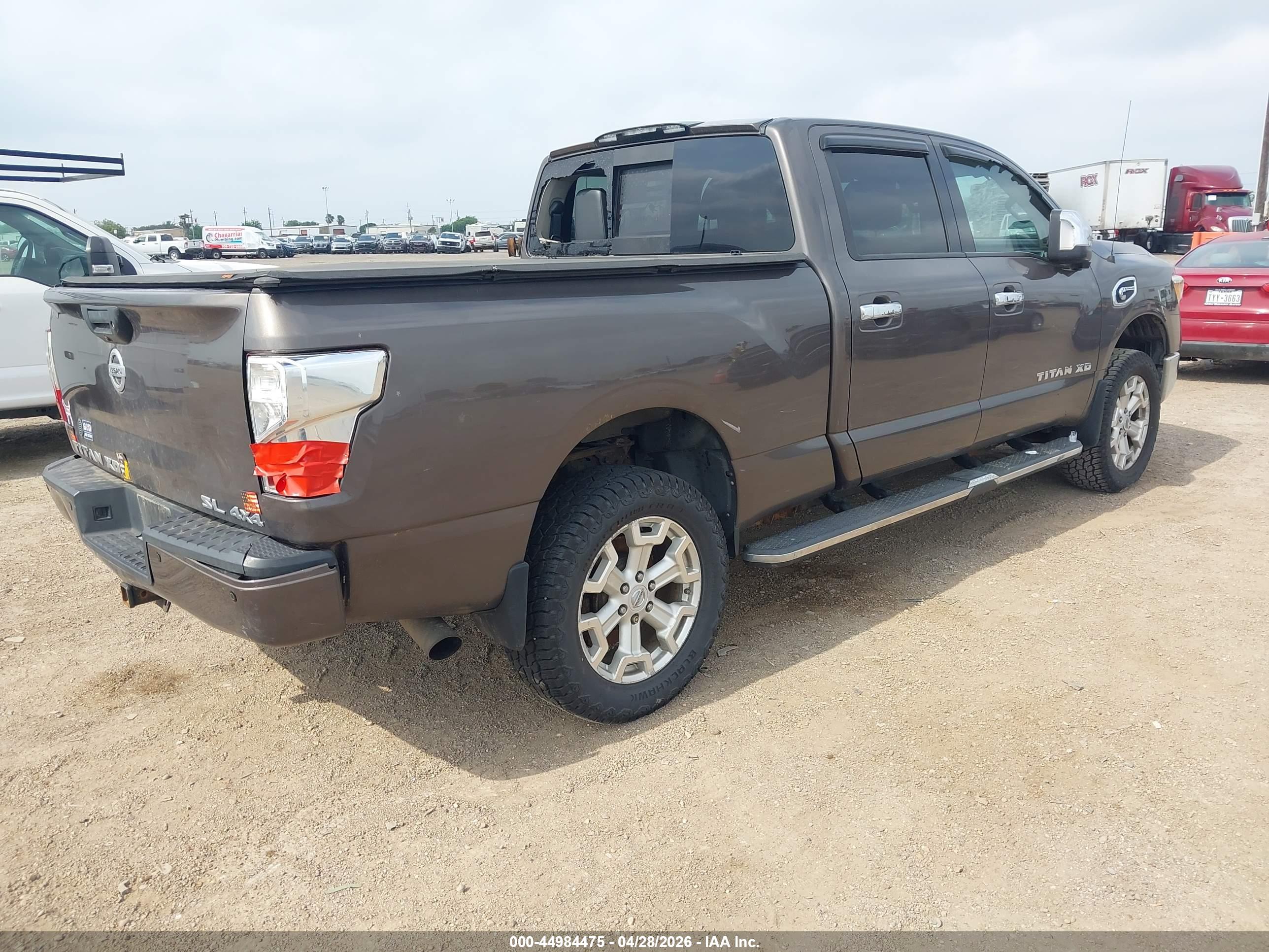 NISSAN TITAN image 4