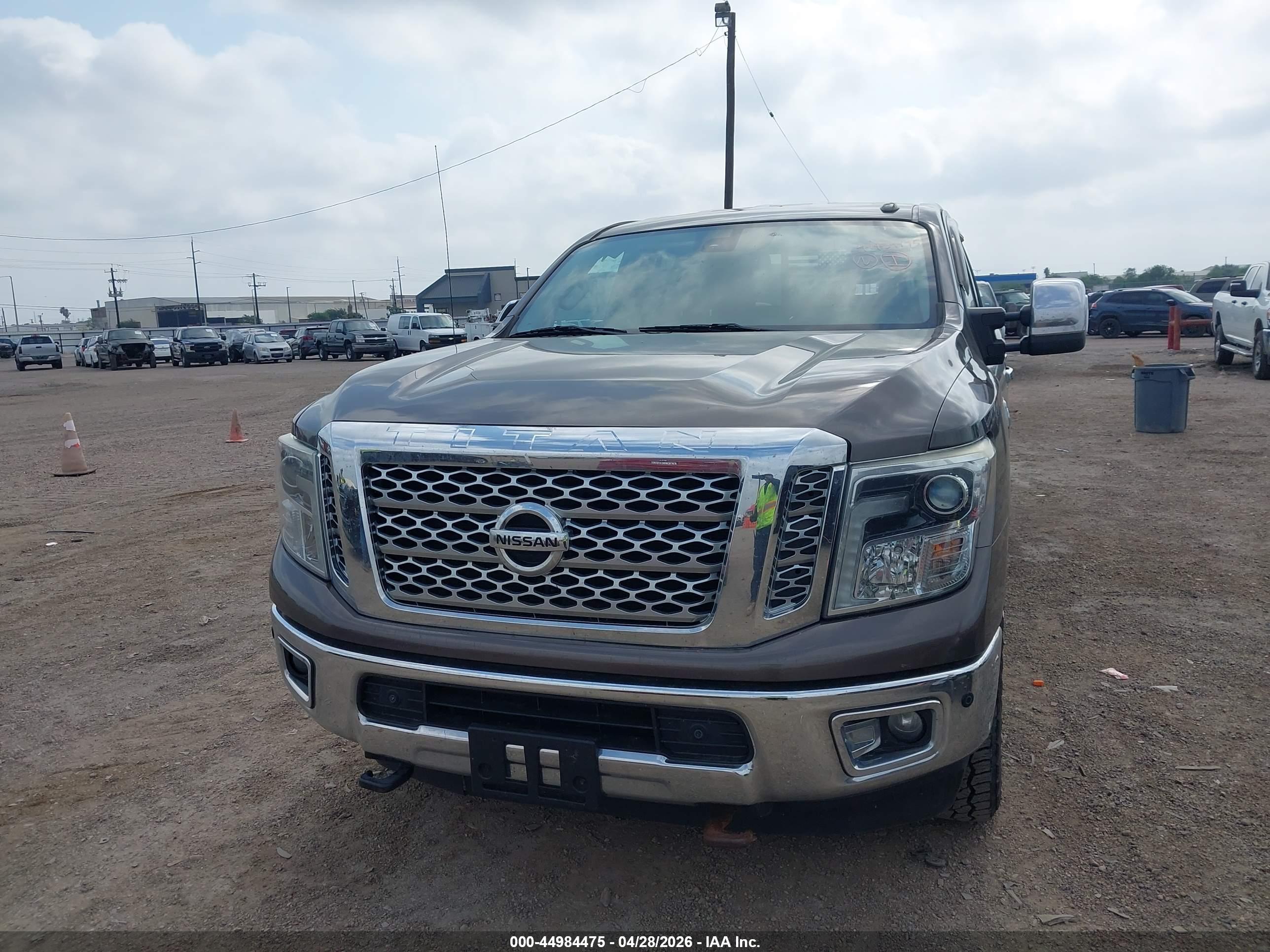 NISSAN TITAN image 6
