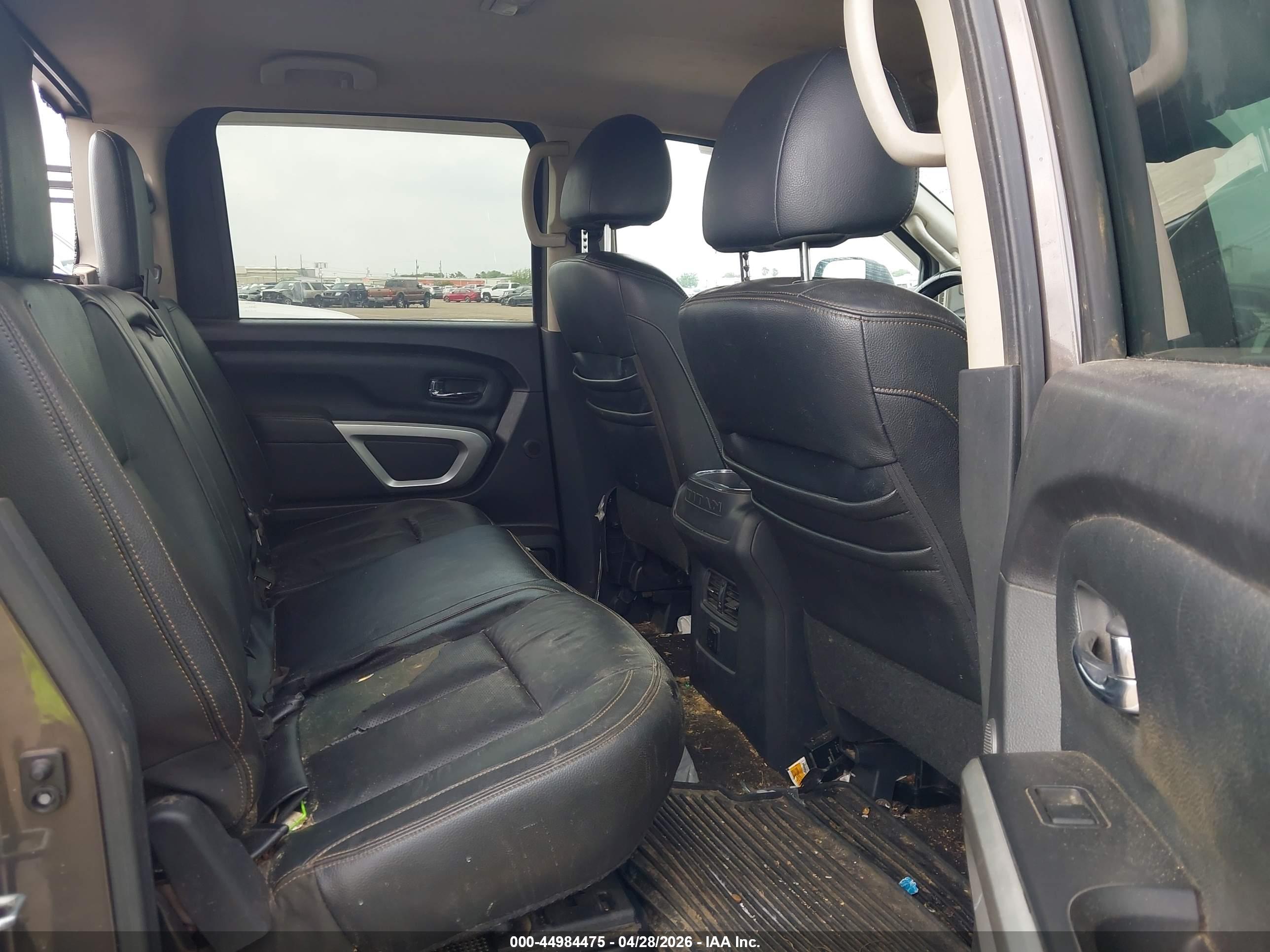 NISSAN TITAN image 8