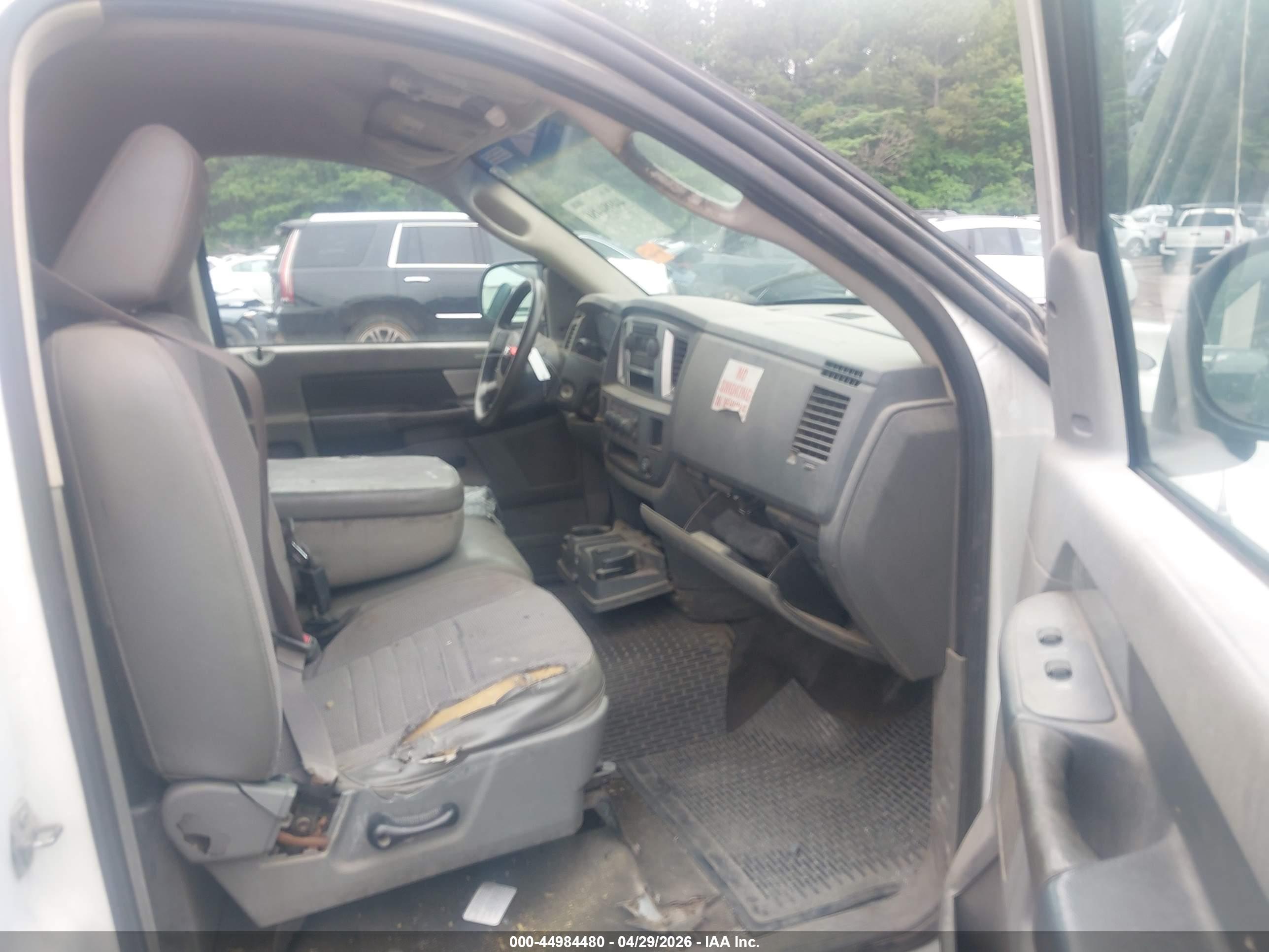DODGE RAM image 5