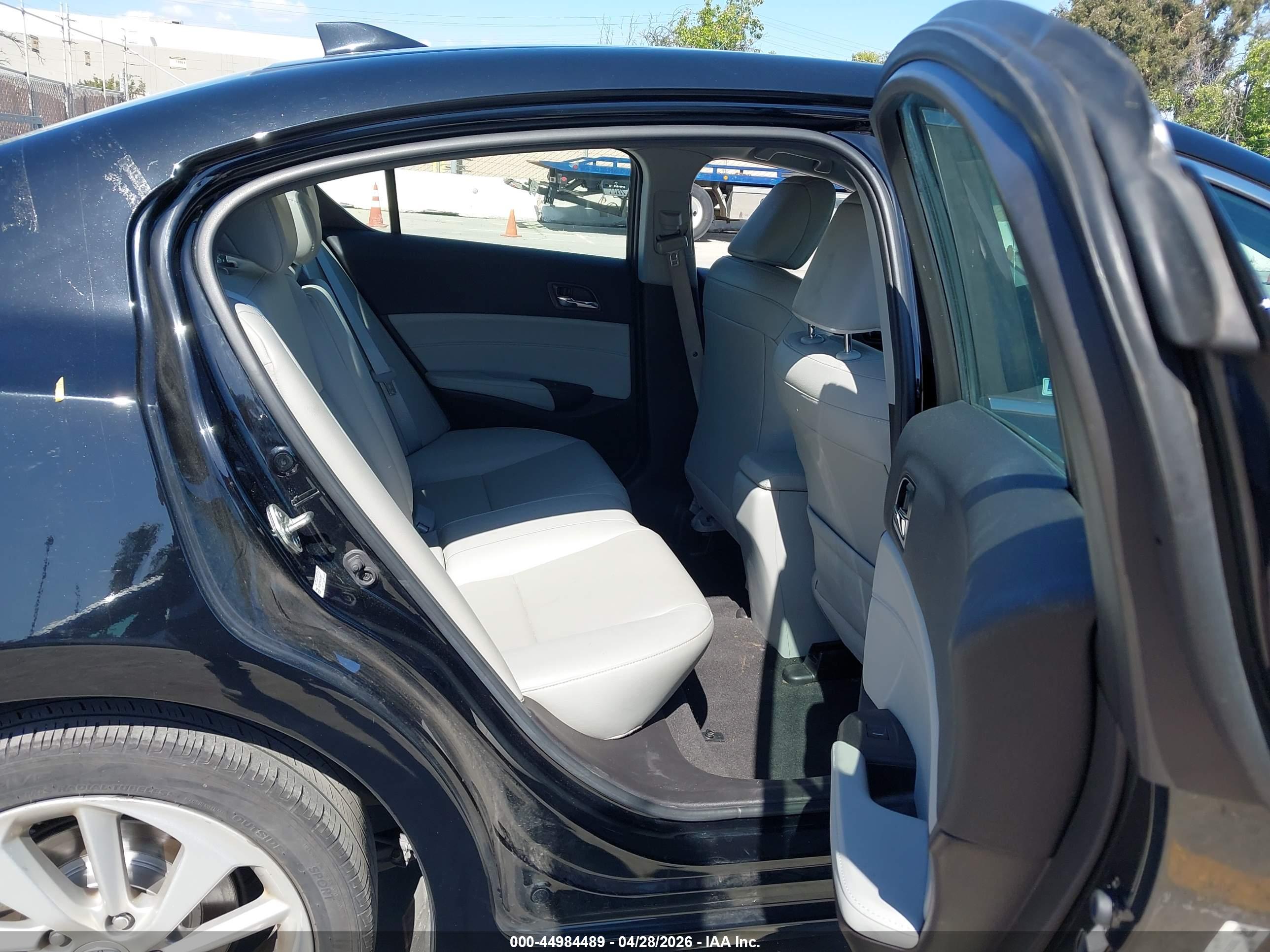 ACURA ILX image 8