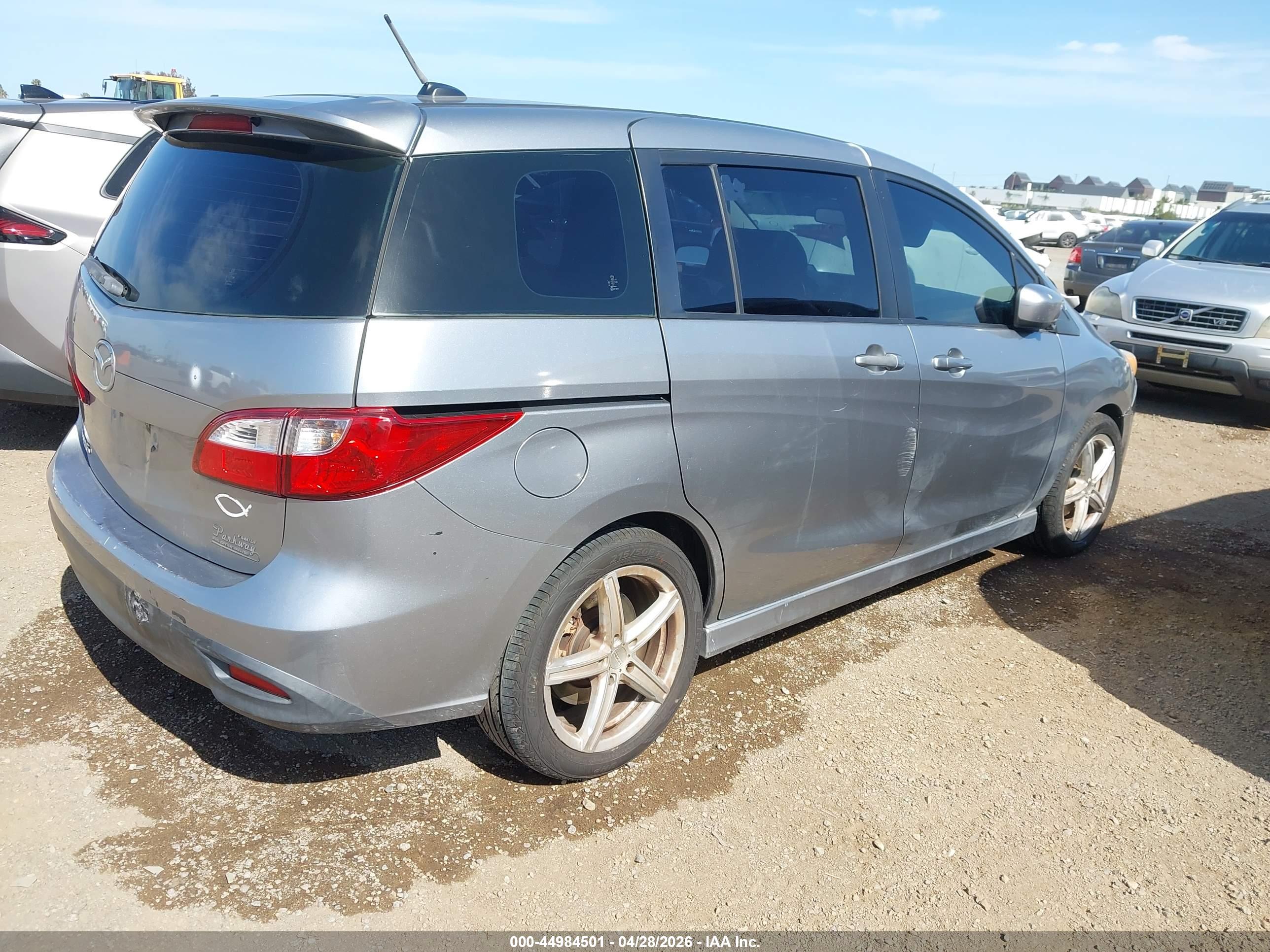 MAZDA MAZDA5 image 4