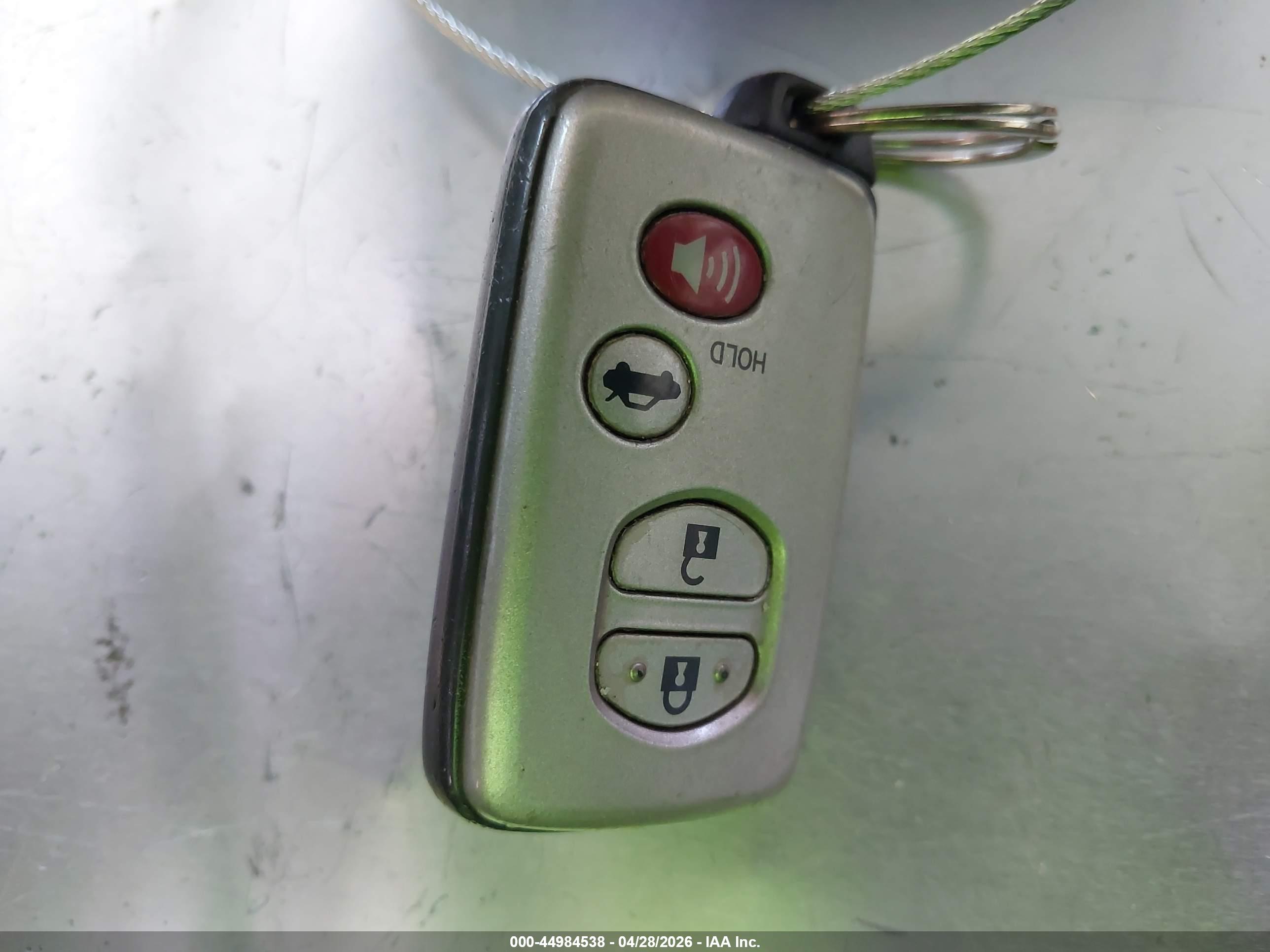 TOYOTA CAMRY image 11