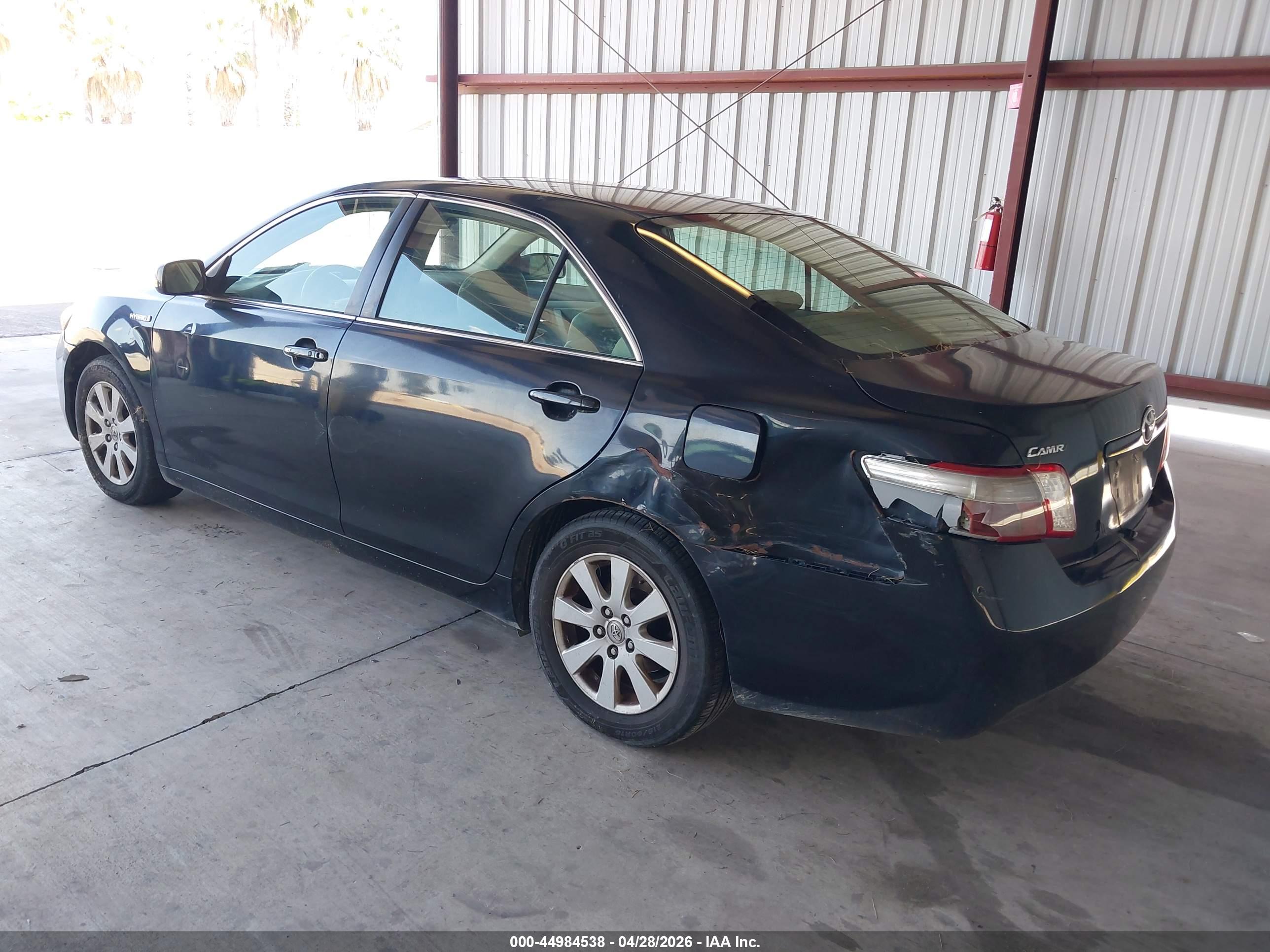 TOYOTA CAMRY image 3