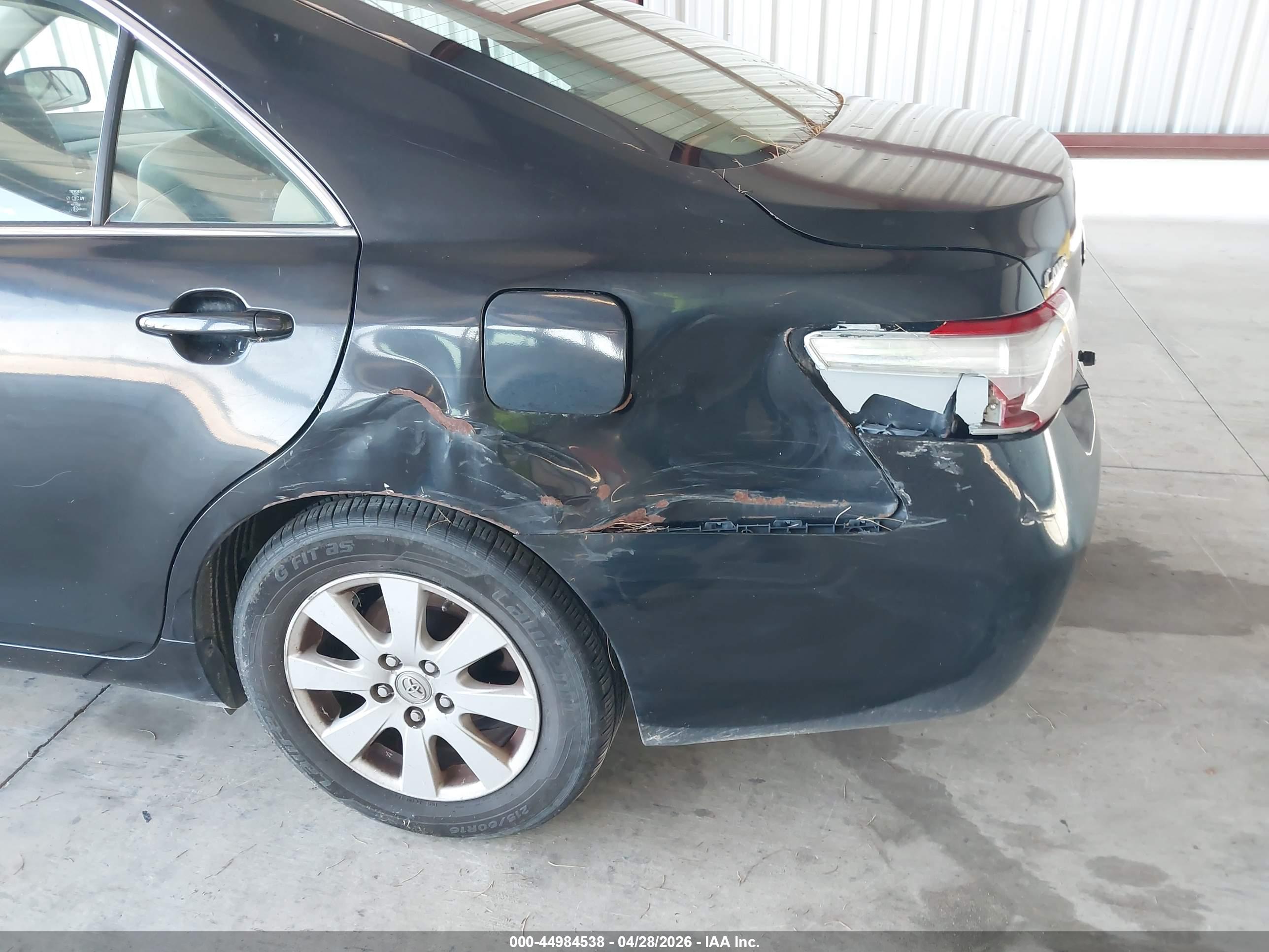 TOYOTA CAMRY image 6