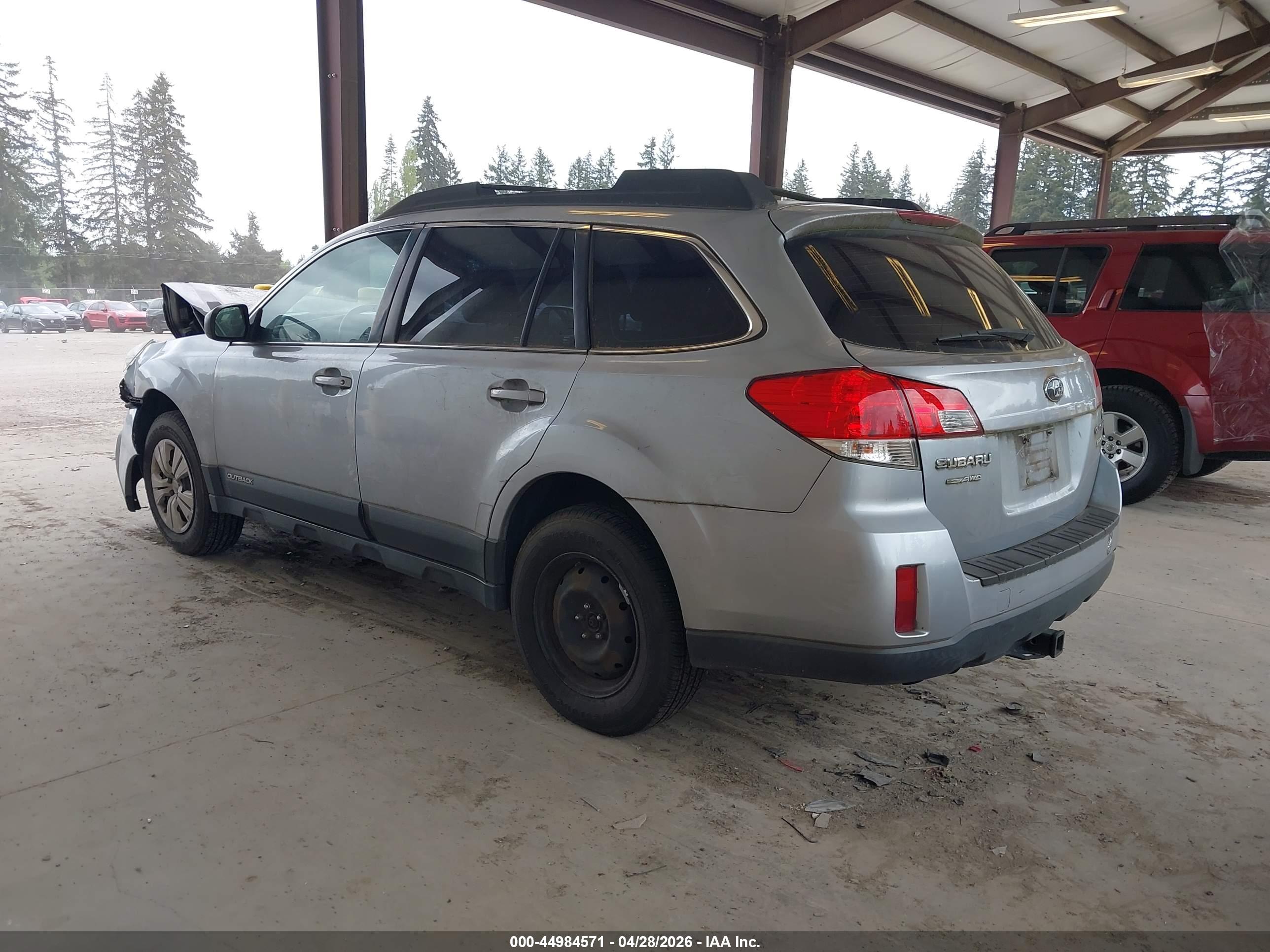 SUBARU OUTBACK image 3