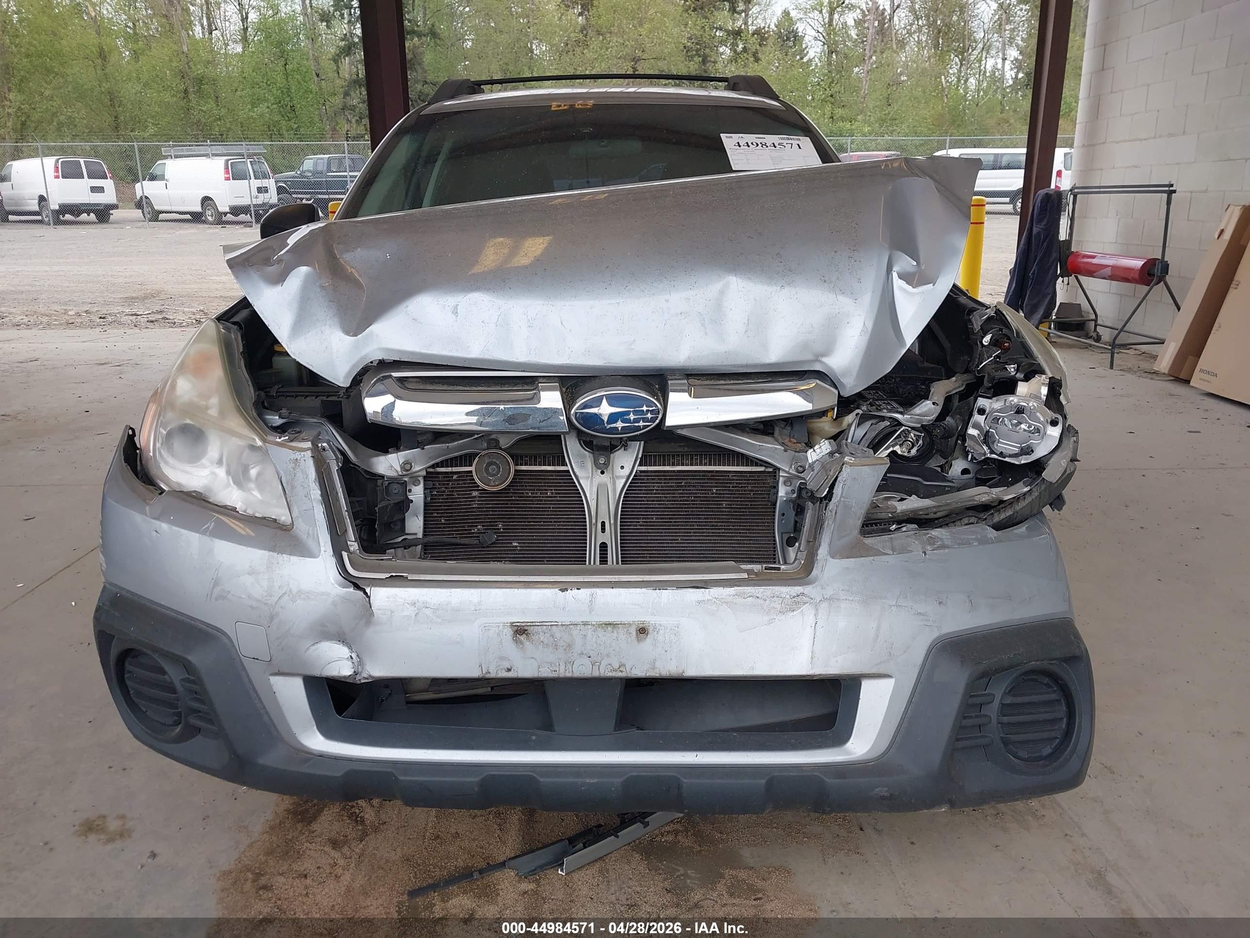 SUBARU OUTBACK image 6