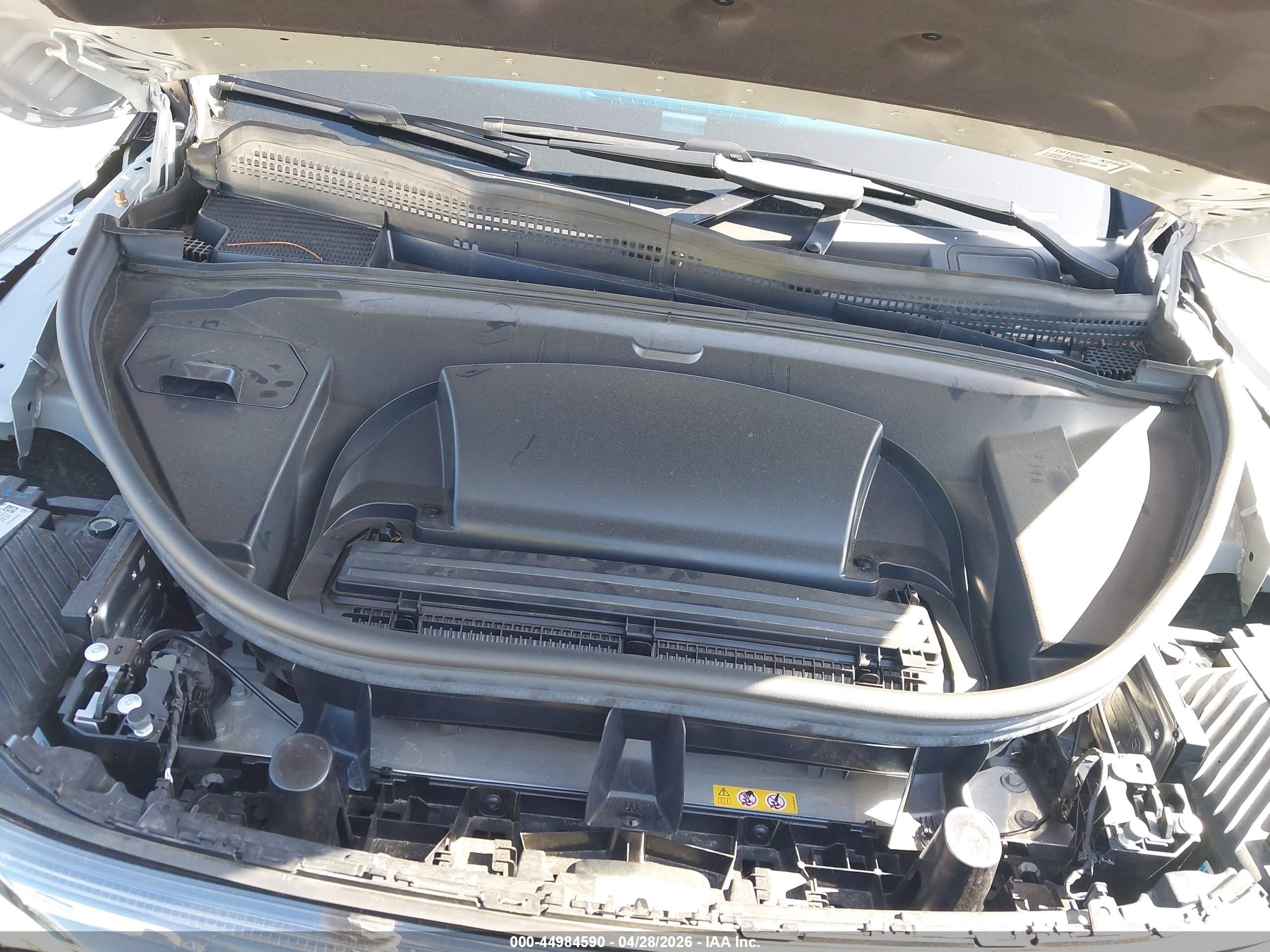MERCEDES-BENZ EQE image 10