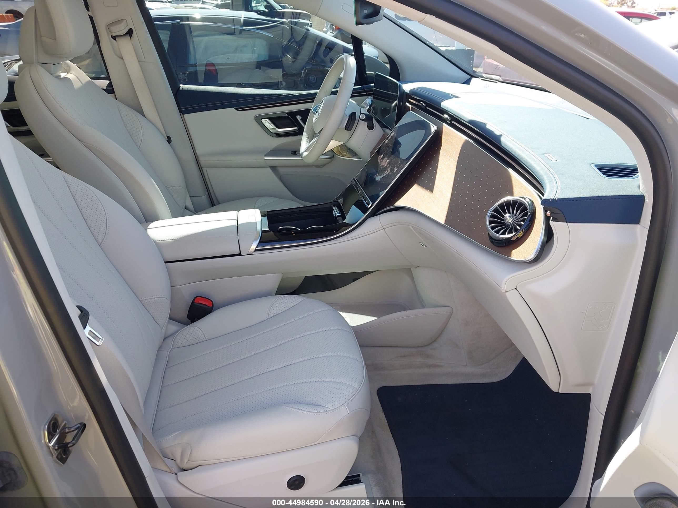 MERCEDES-BENZ EQE image 5