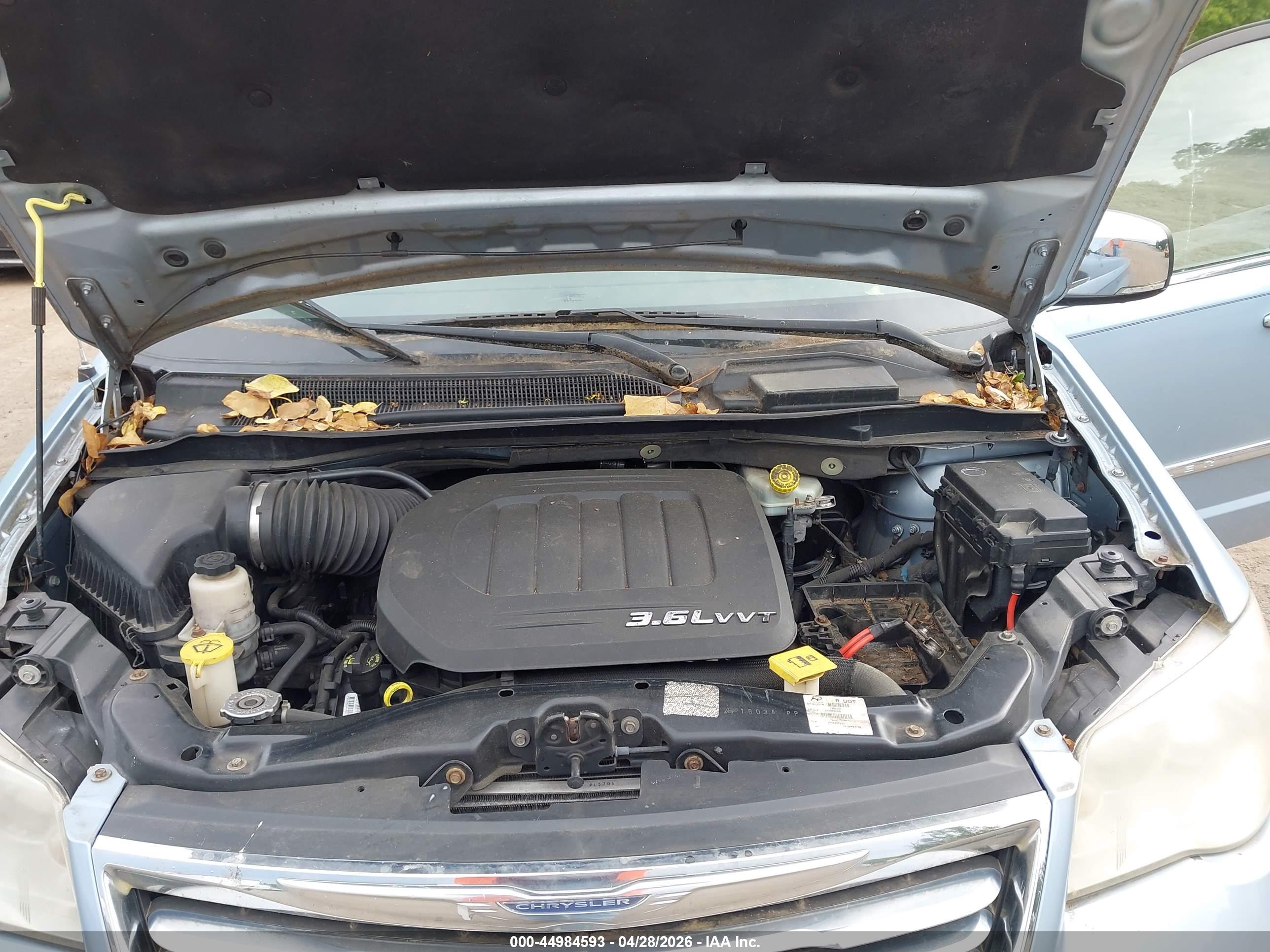 CHRYSLER TOWN image 10