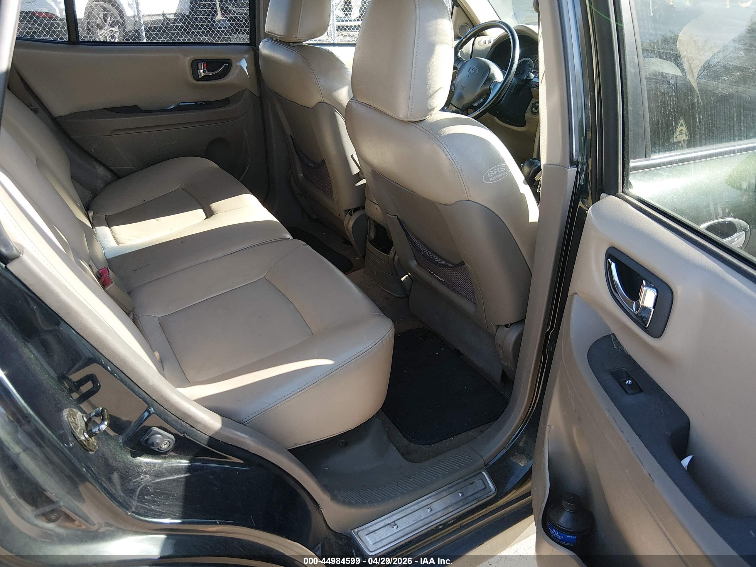 HYUNDAI SANTA image 8