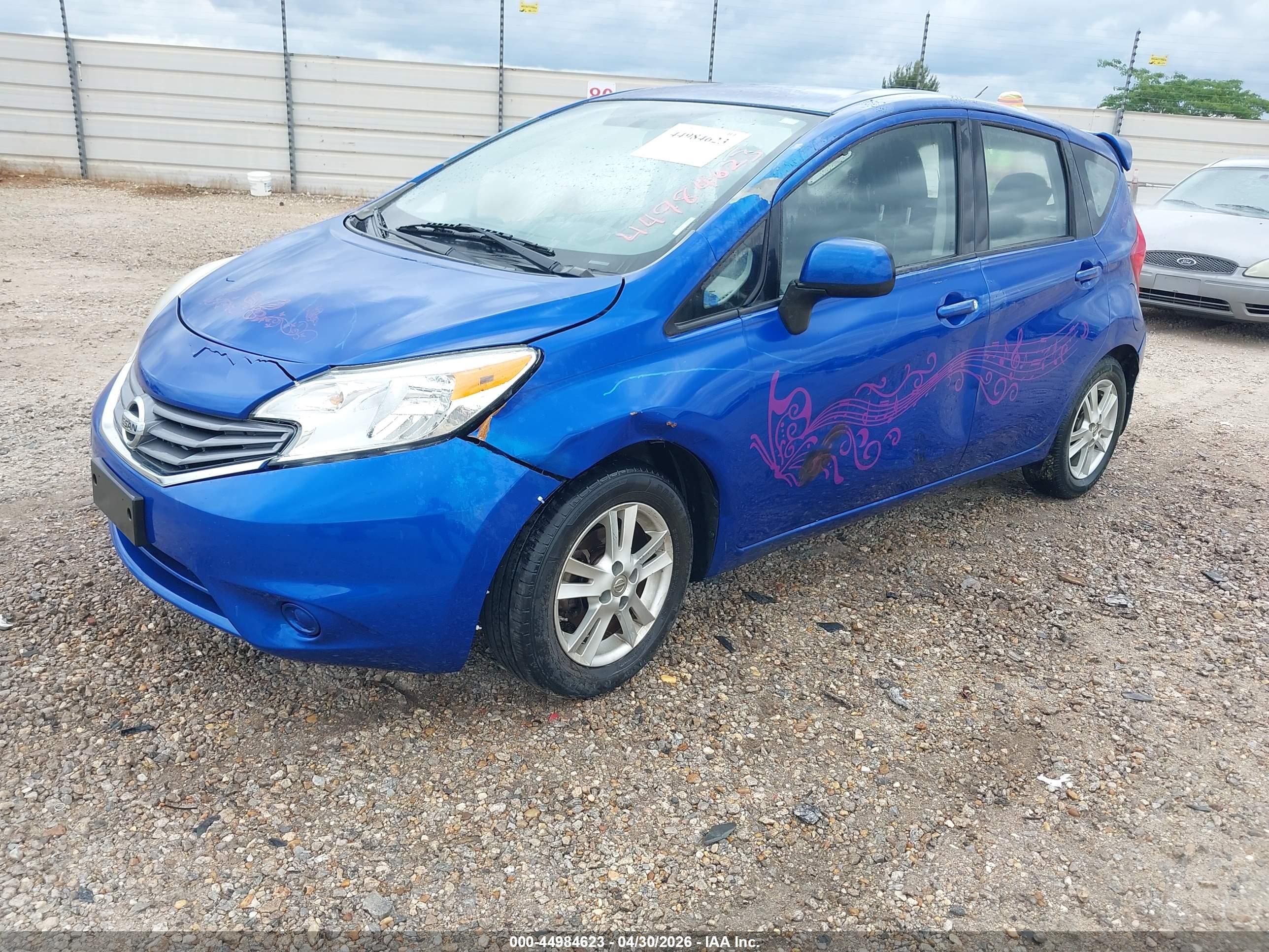 NISSAN VERSA image 2