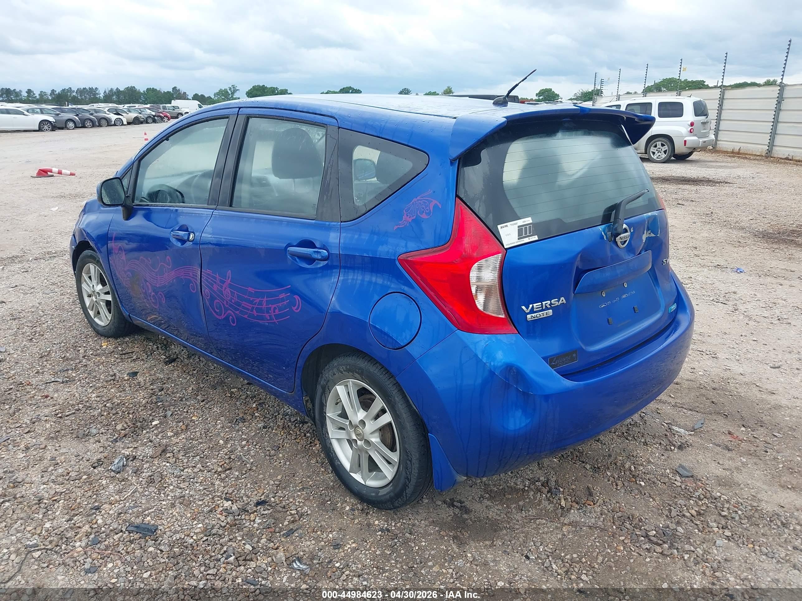 NISSAN VERSA image 3