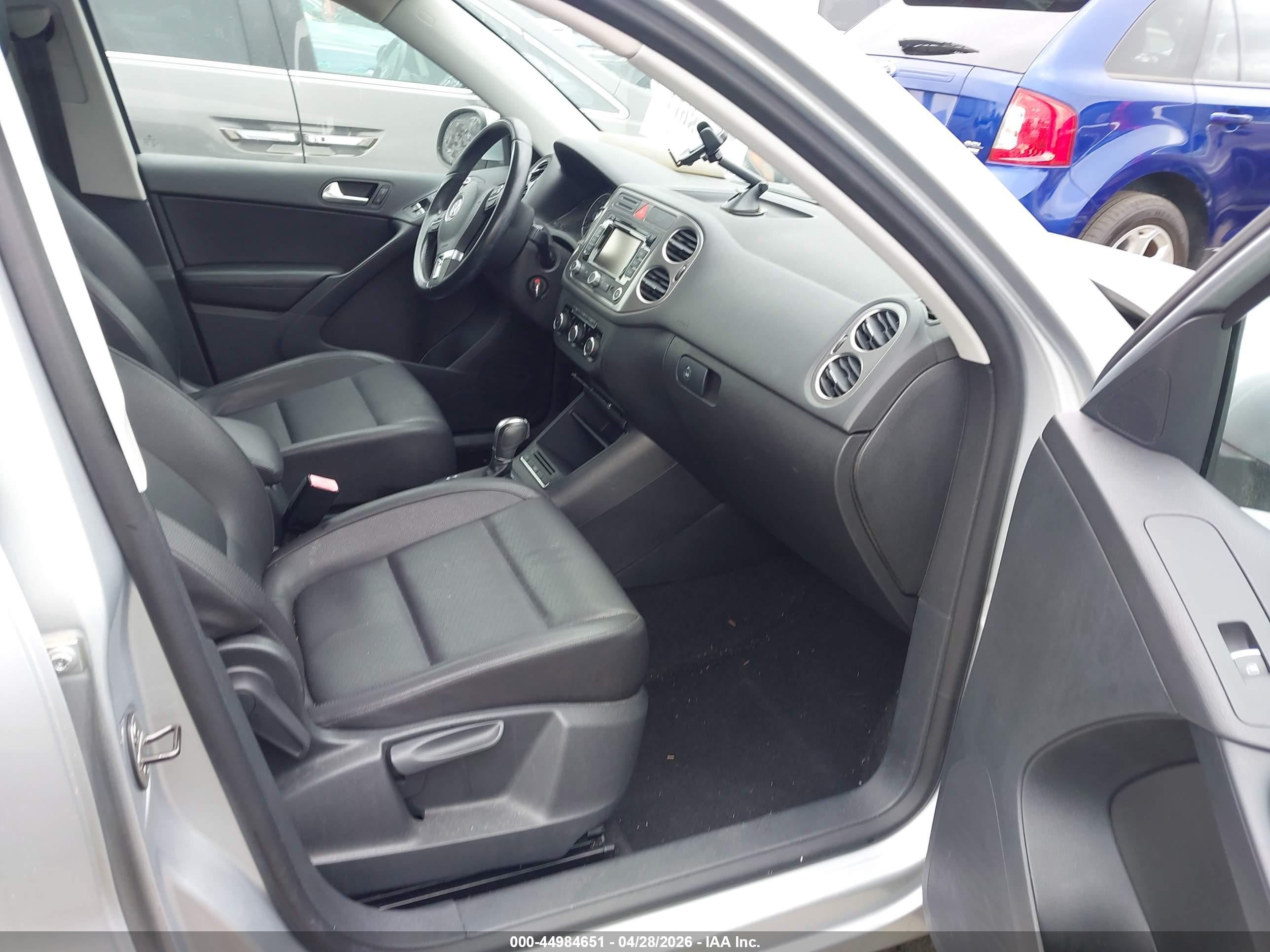 VOLKSWAGEN TIGUAN image 5