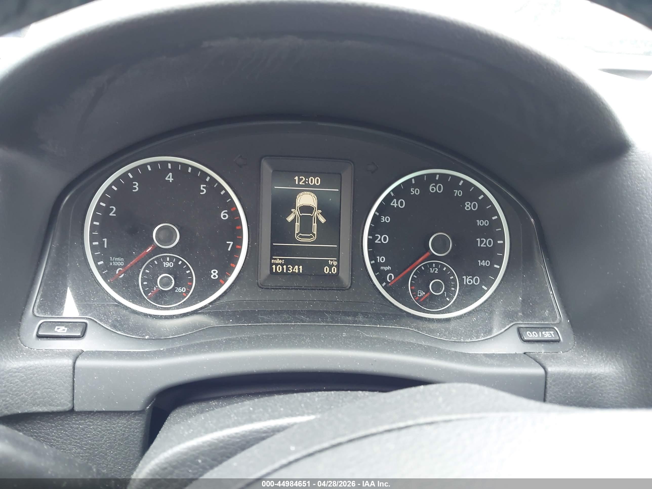 VOLKSWAGEN TIGUAN image 7