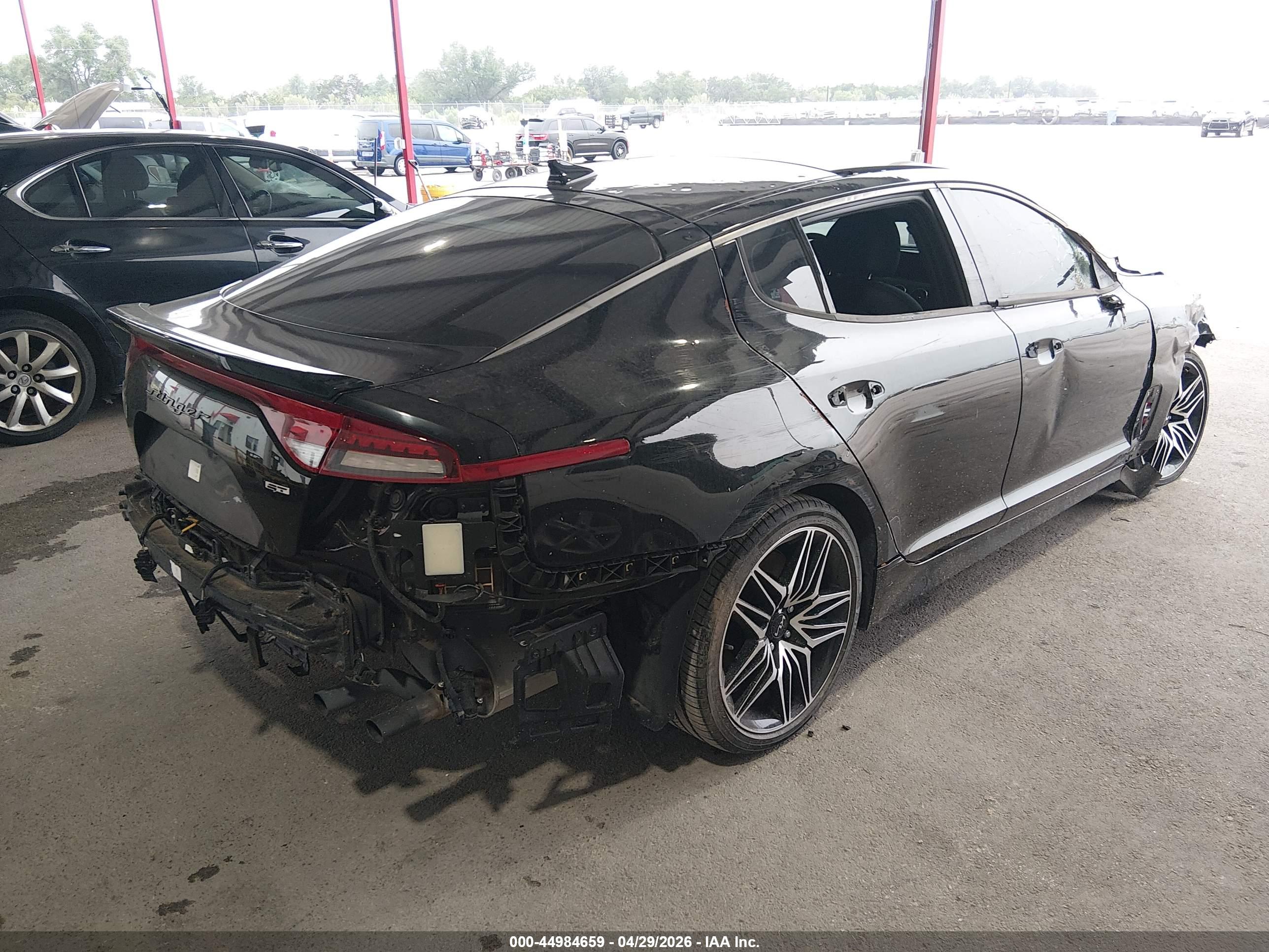 KIA STINGER image 4