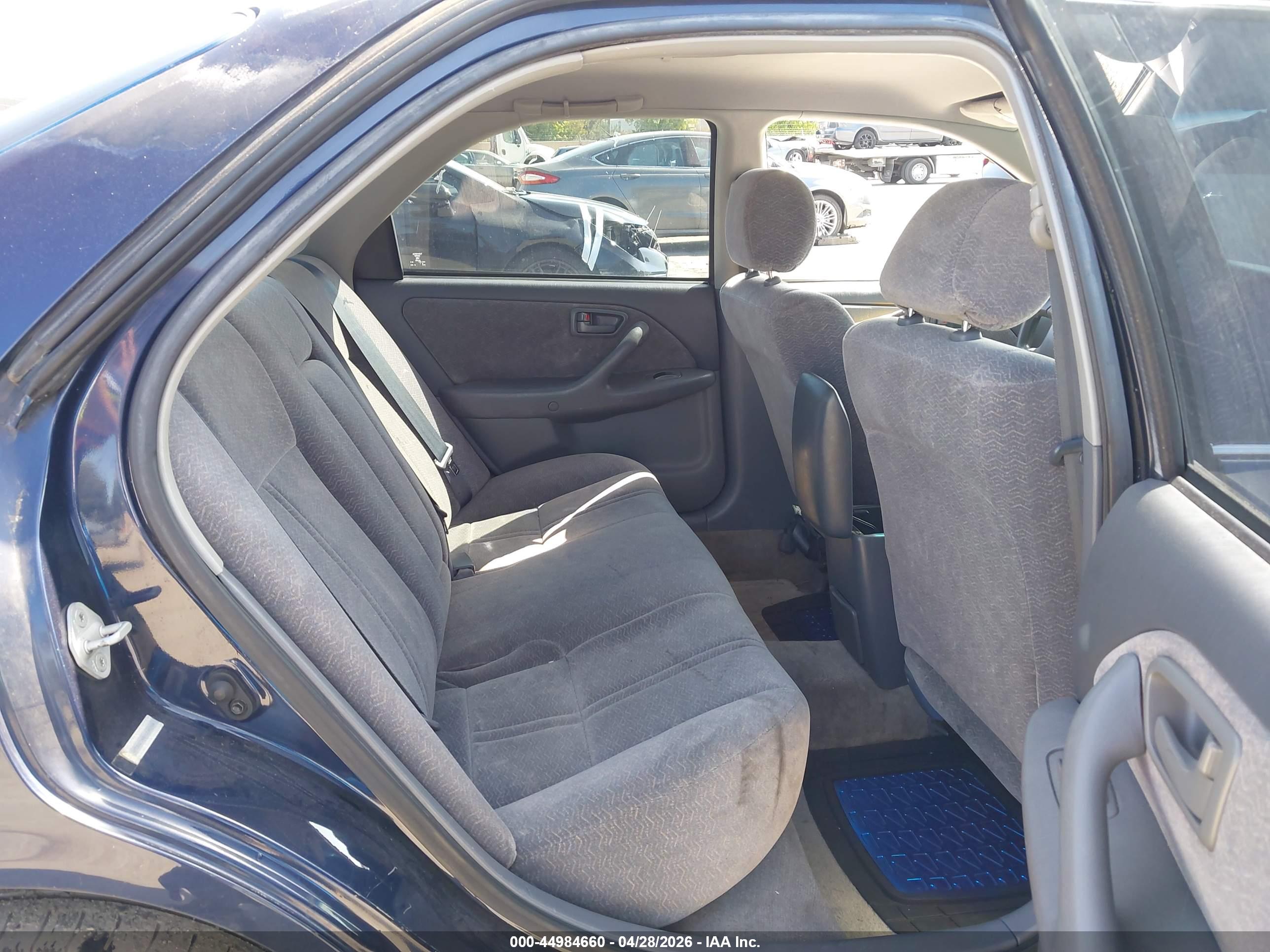 TOYOTA CAMRY image 8