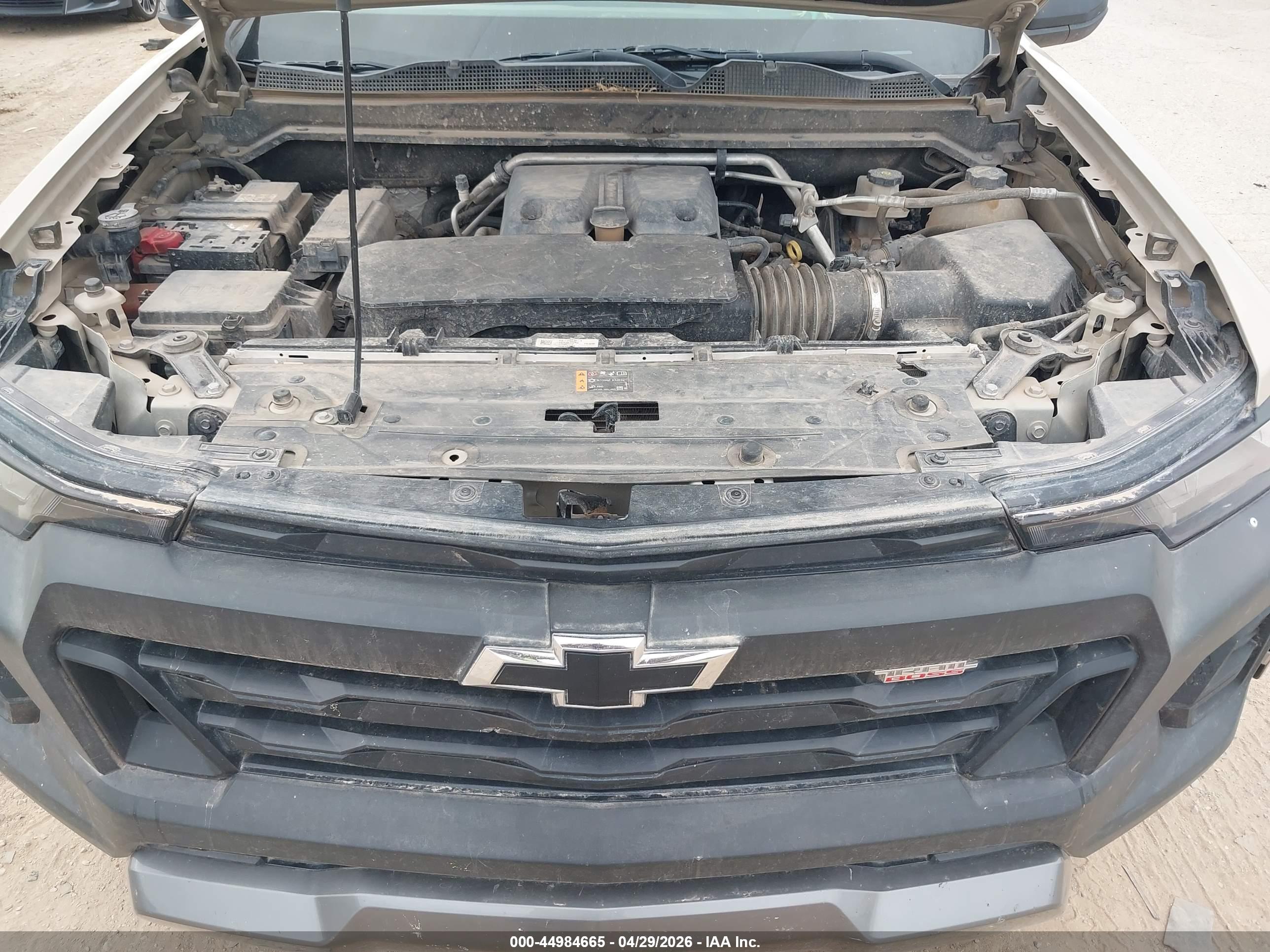 CHEVROLET COLORADO image 10
