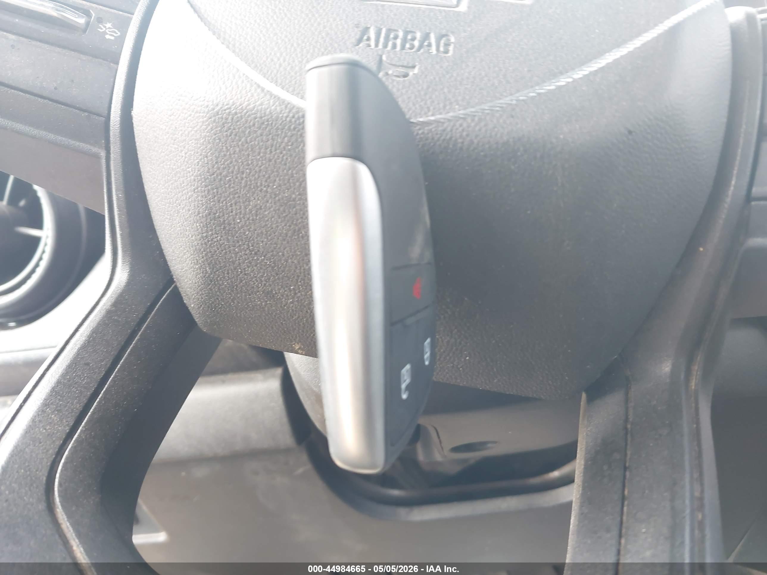CHEVROLET COLORADO image 11