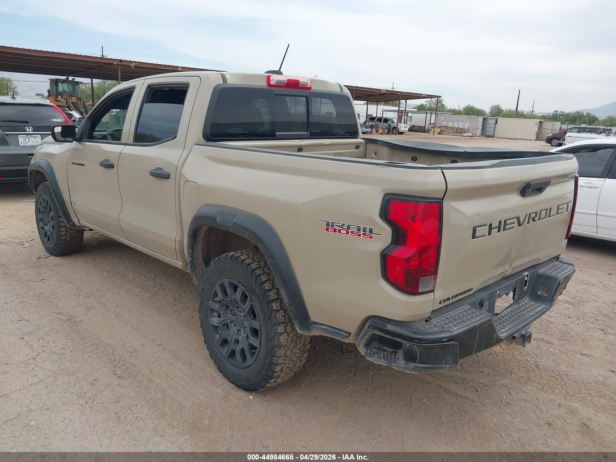 CHEVROLET COLORADO image 3