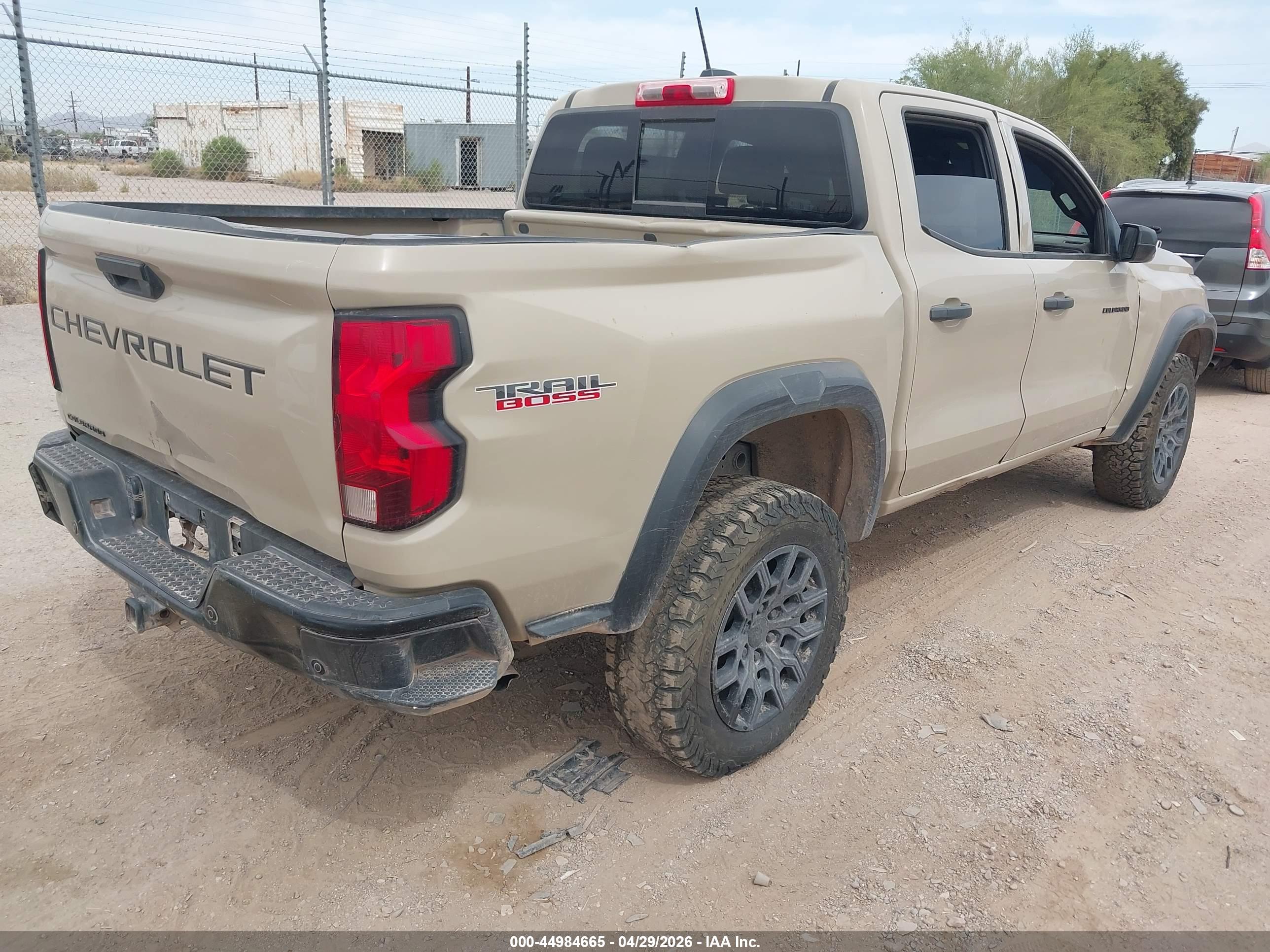 CHEVROLET COLORADO image 4