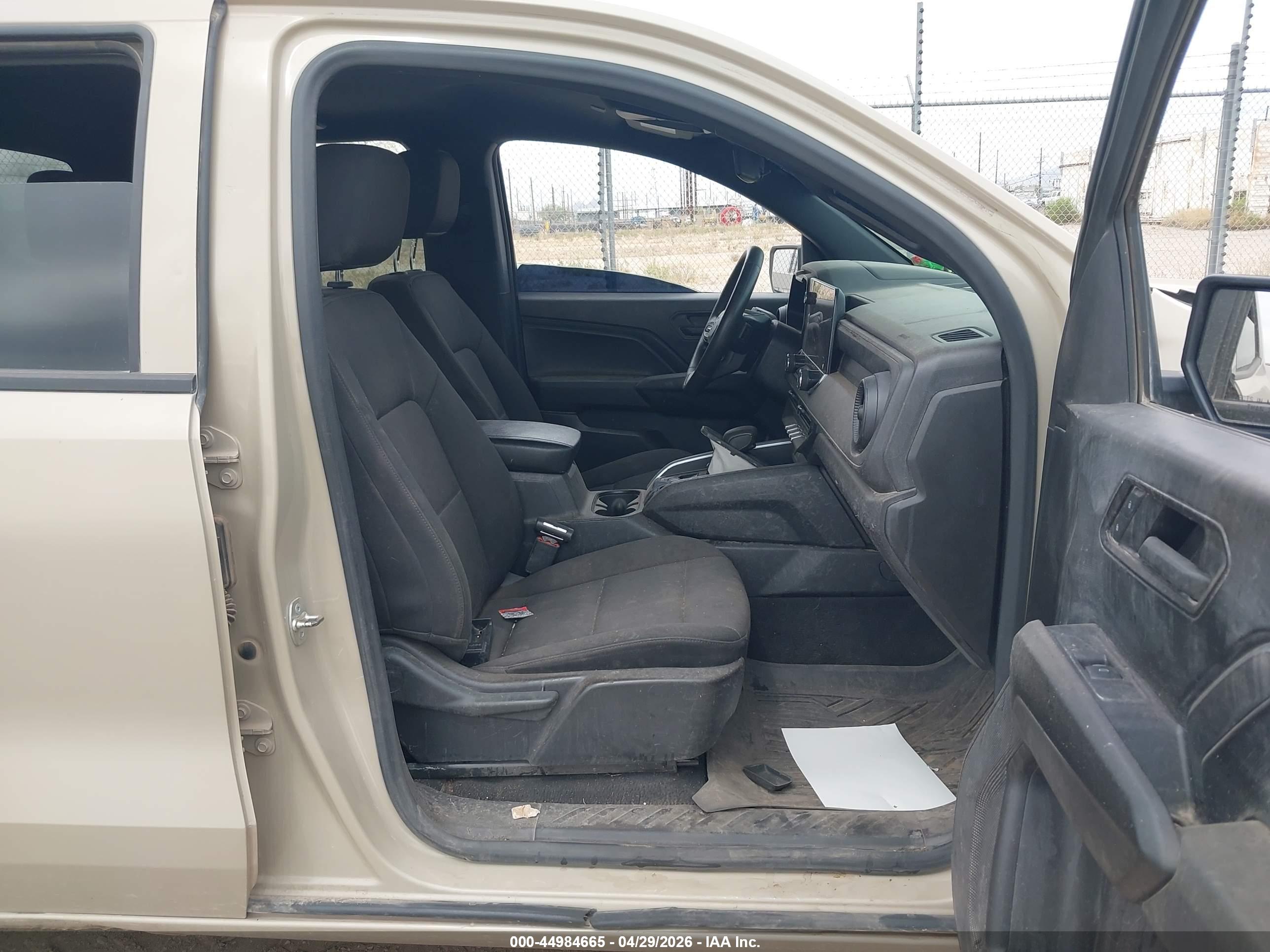CHEVROLET COLORADO image 5