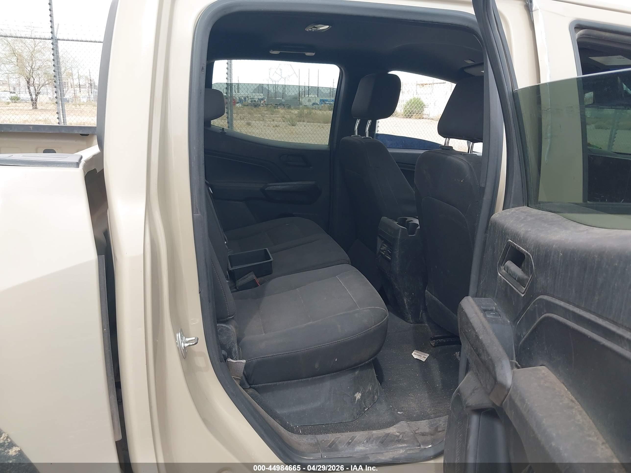 CHEVROLET COLORADO image 8
