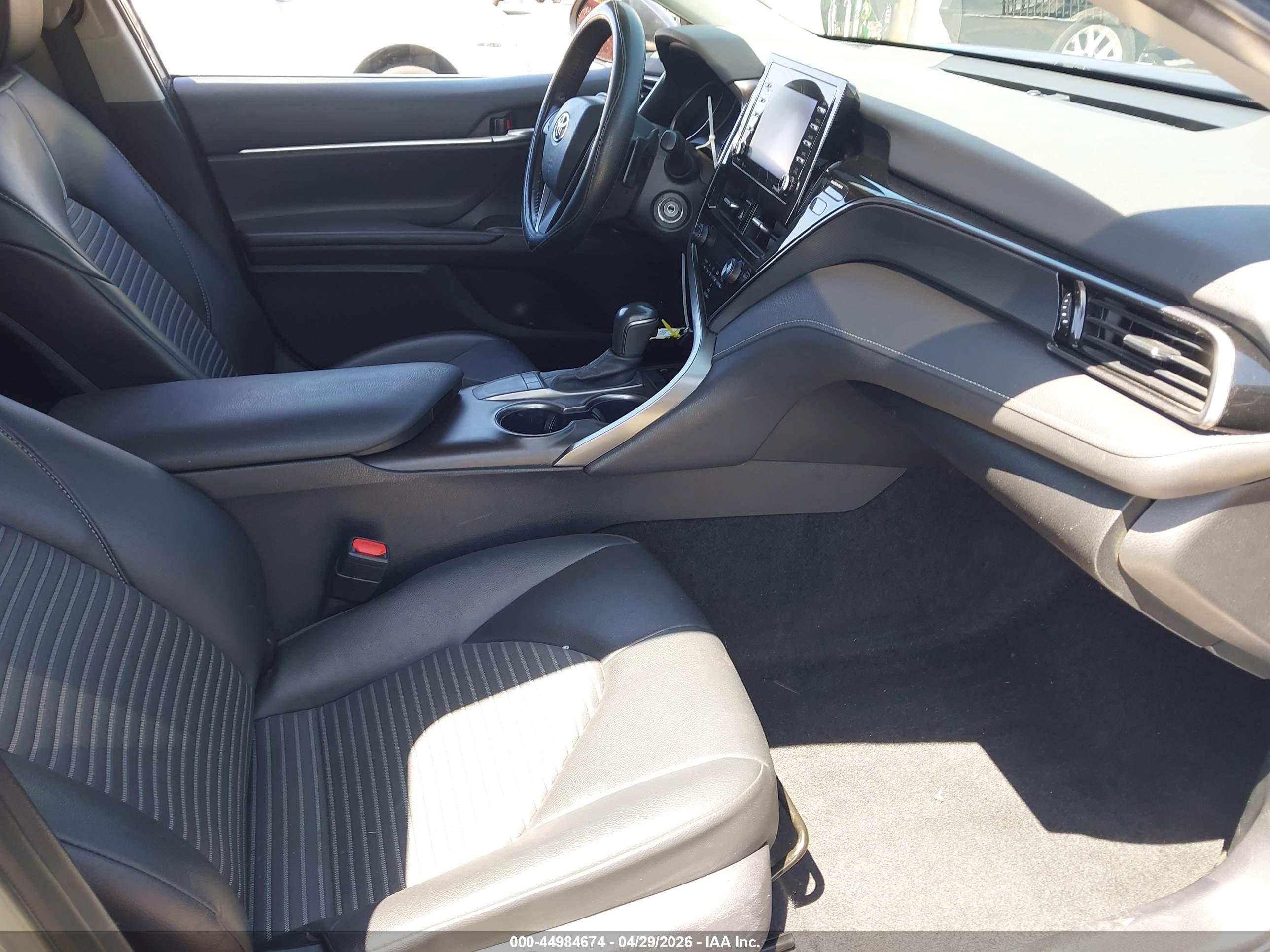 TOYOTA CAMRY image 5