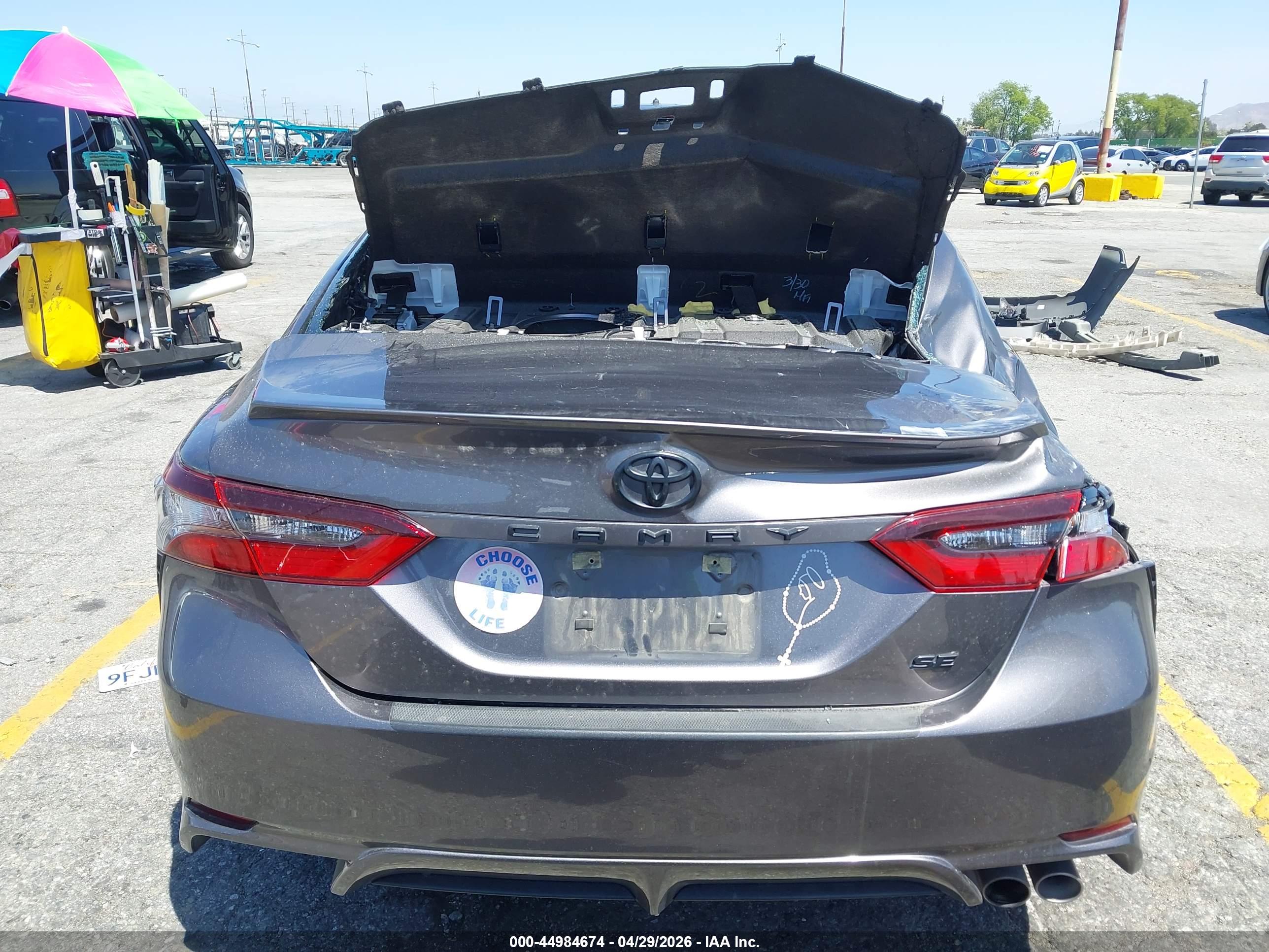 TOYOTA CAMRY image 6