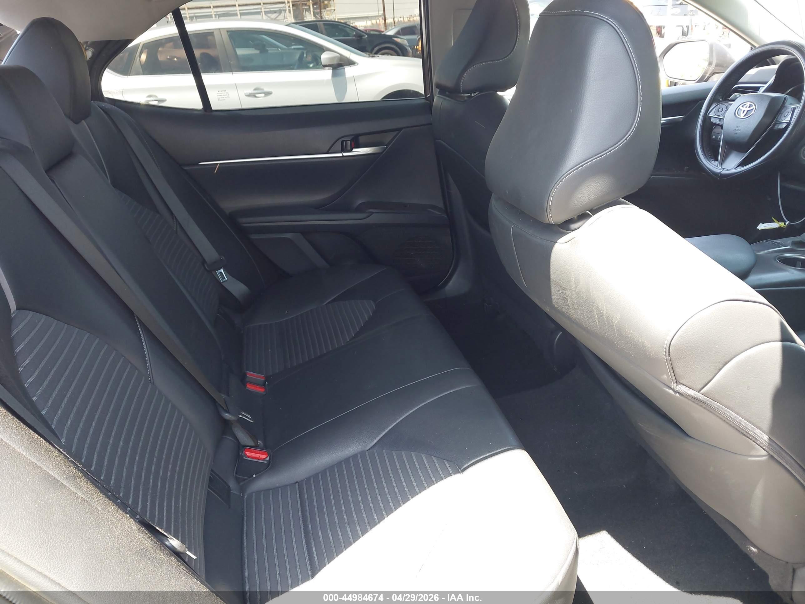TOYOTA CAMRY image 8
