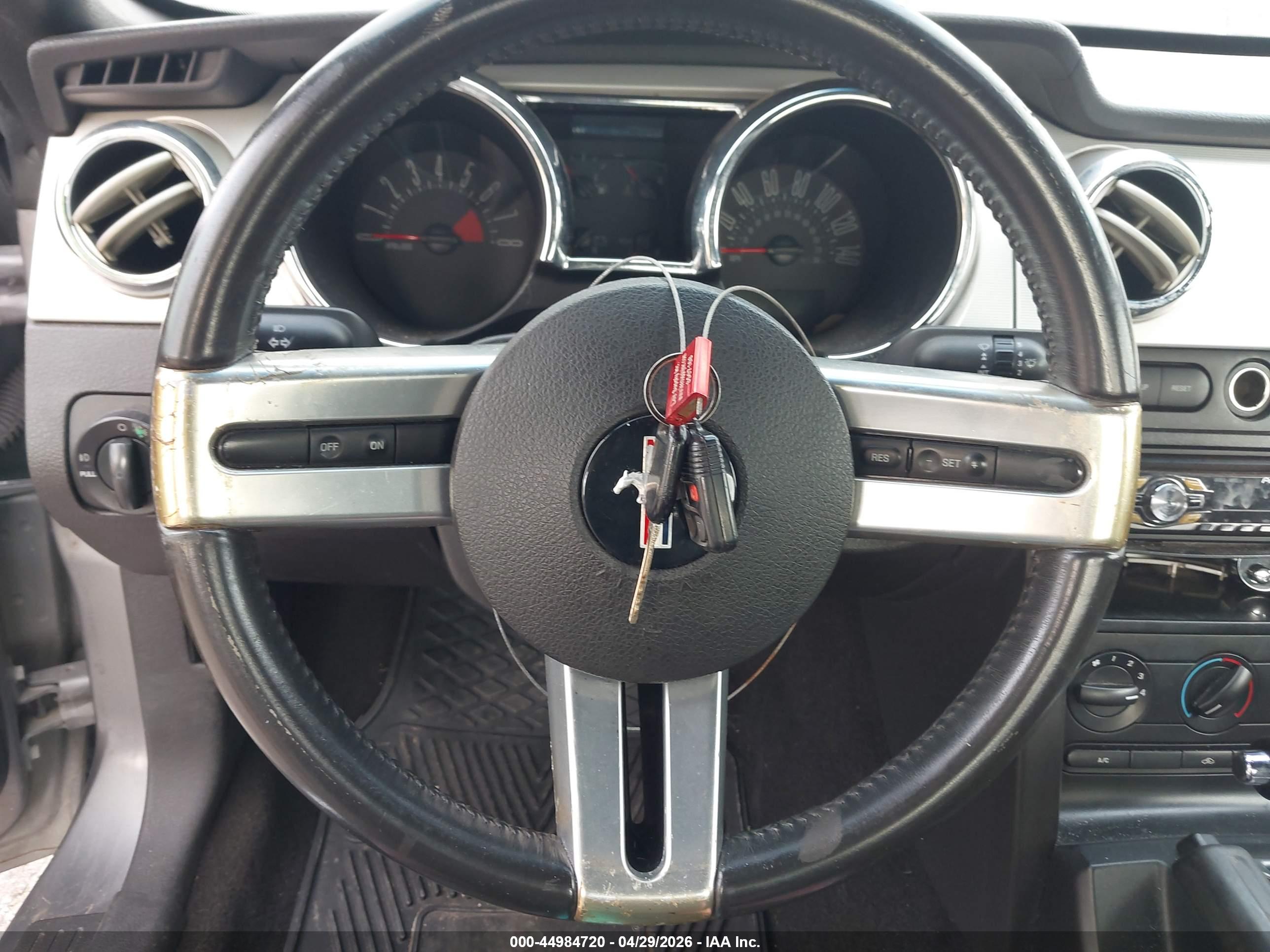 FORD MUSTANG image 11