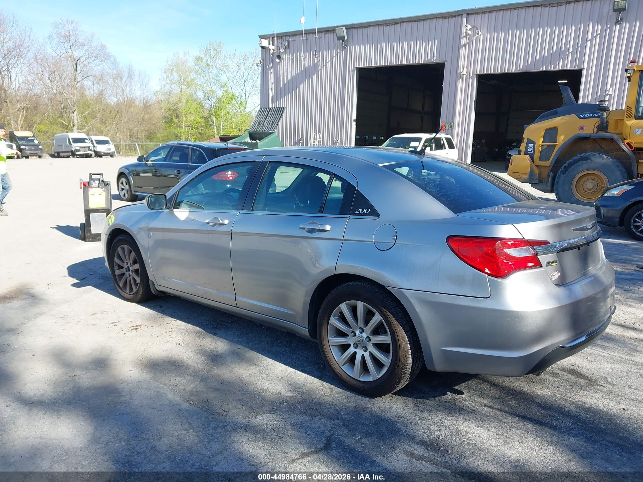 CHRYSLER 200 image 3