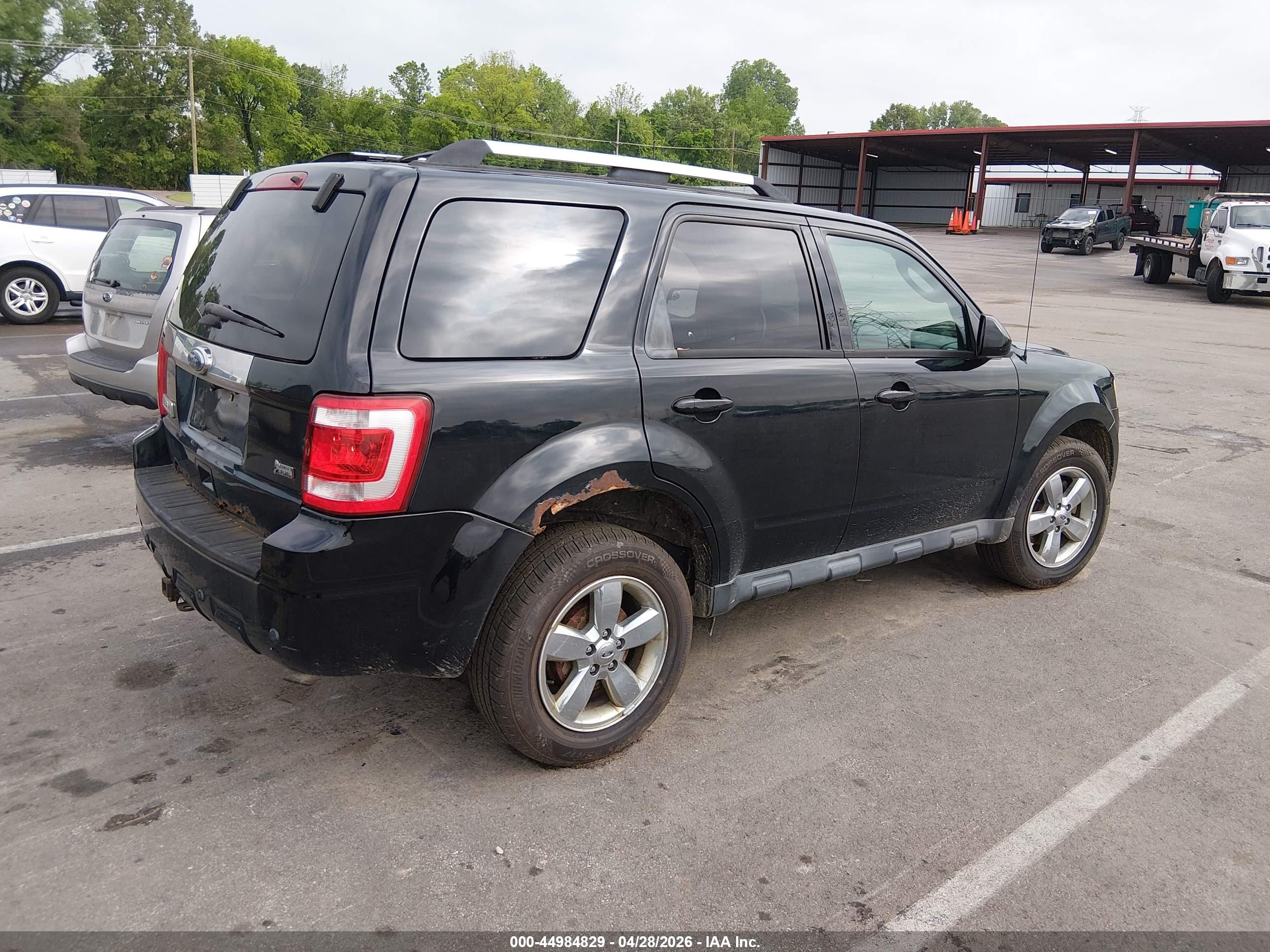 FORD ESCAPE image 4