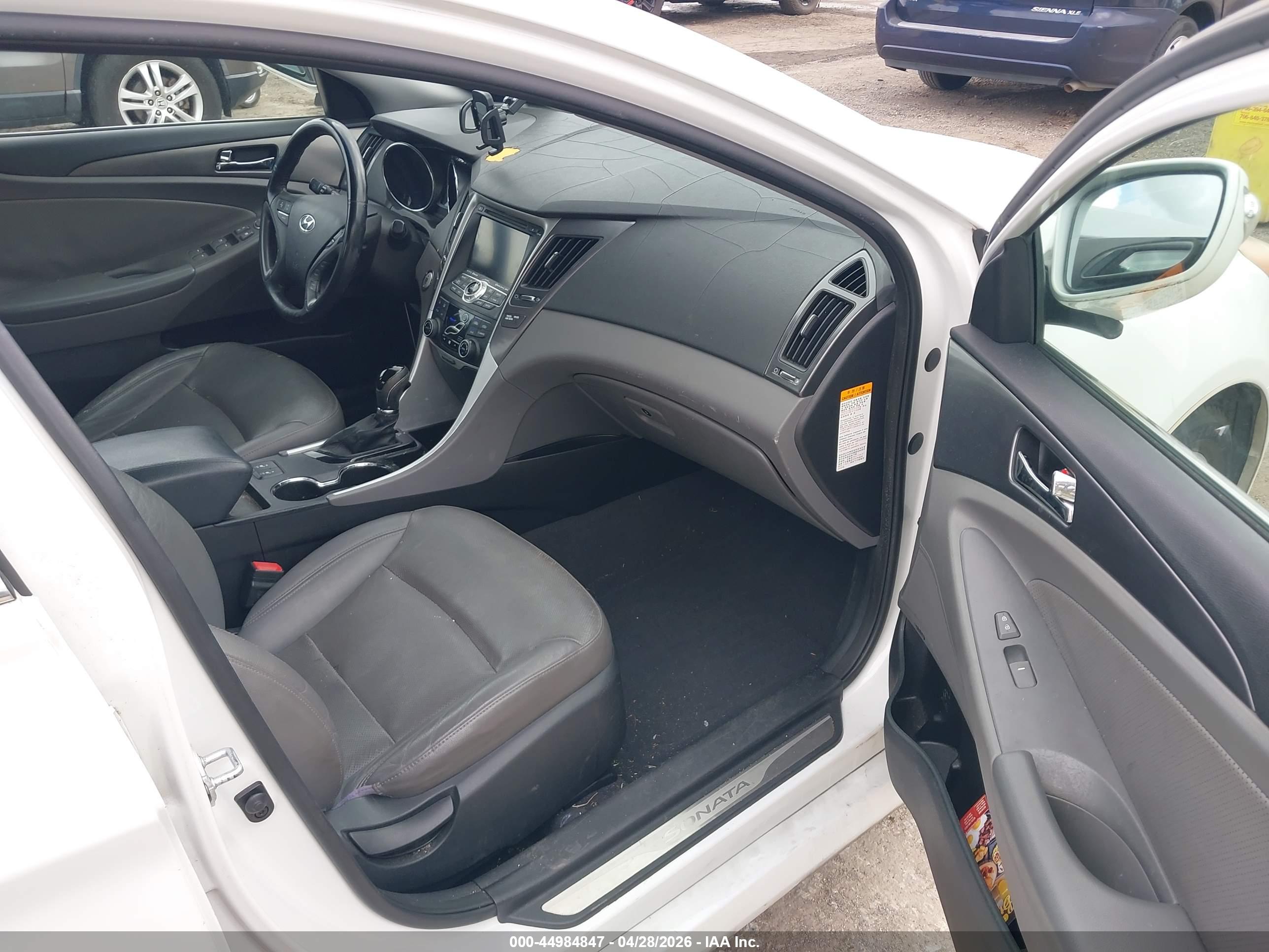 HYUNDAI SONATA image 5