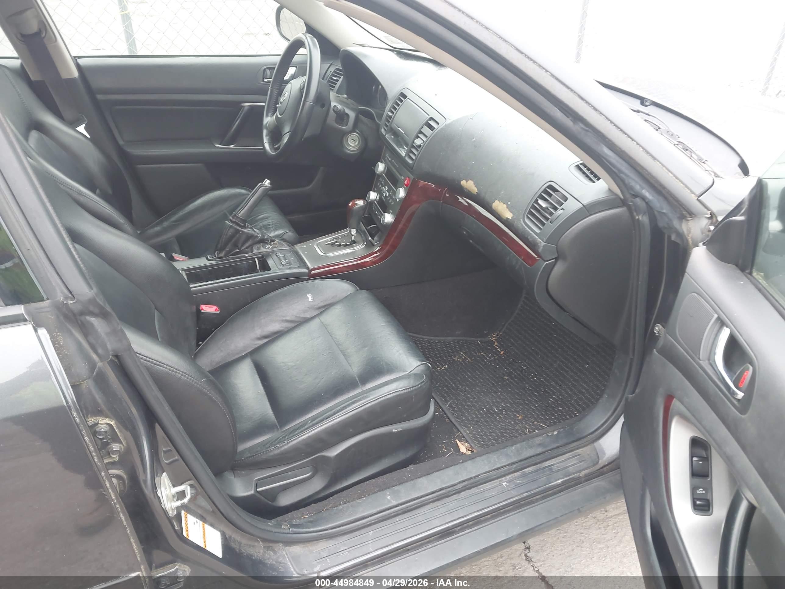 SUBARU OUTBACK image 5