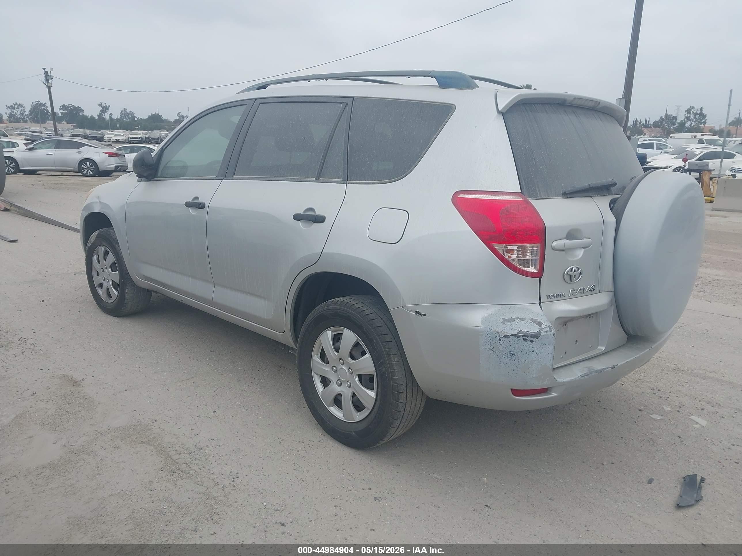 TOYOTA RAV4 image 3