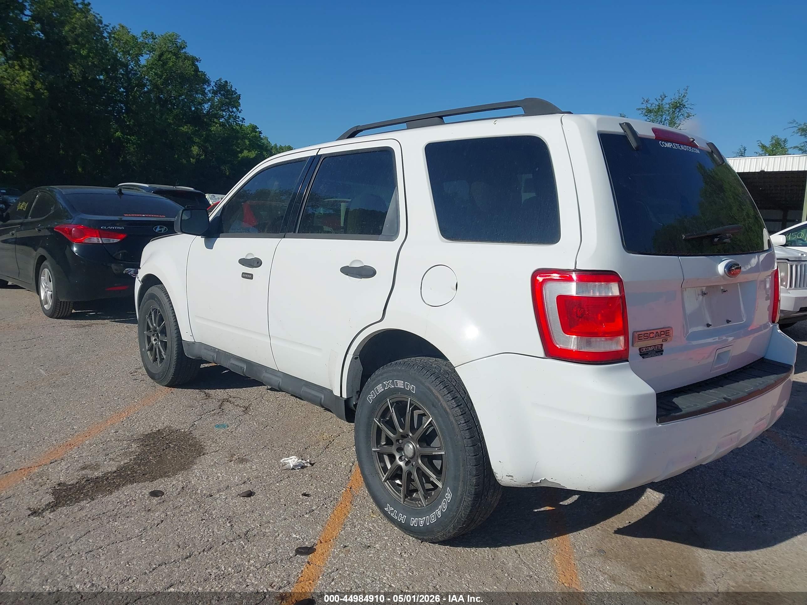 FORD ESCAPE image 3