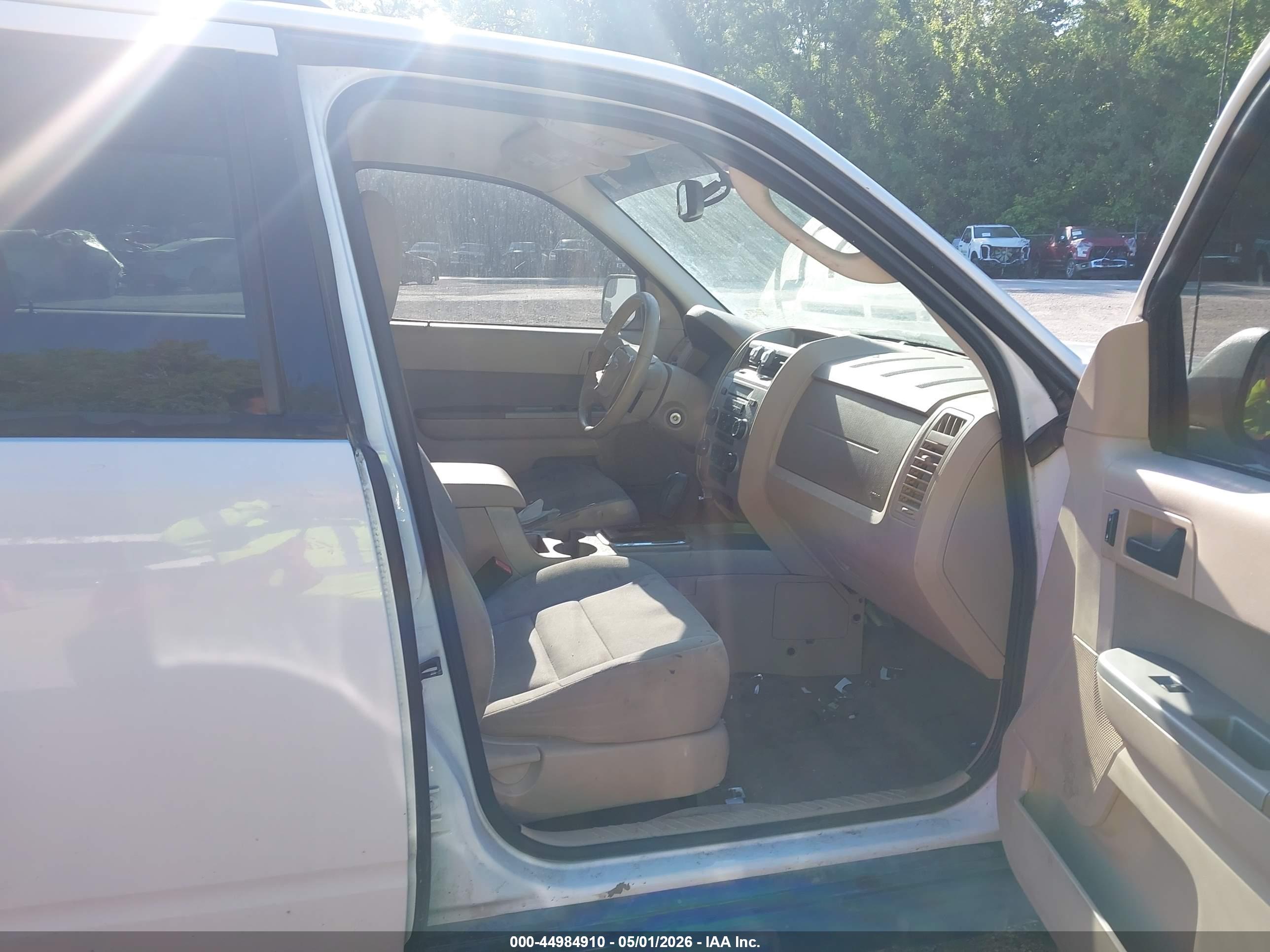 FORD ESCAPE image 5
