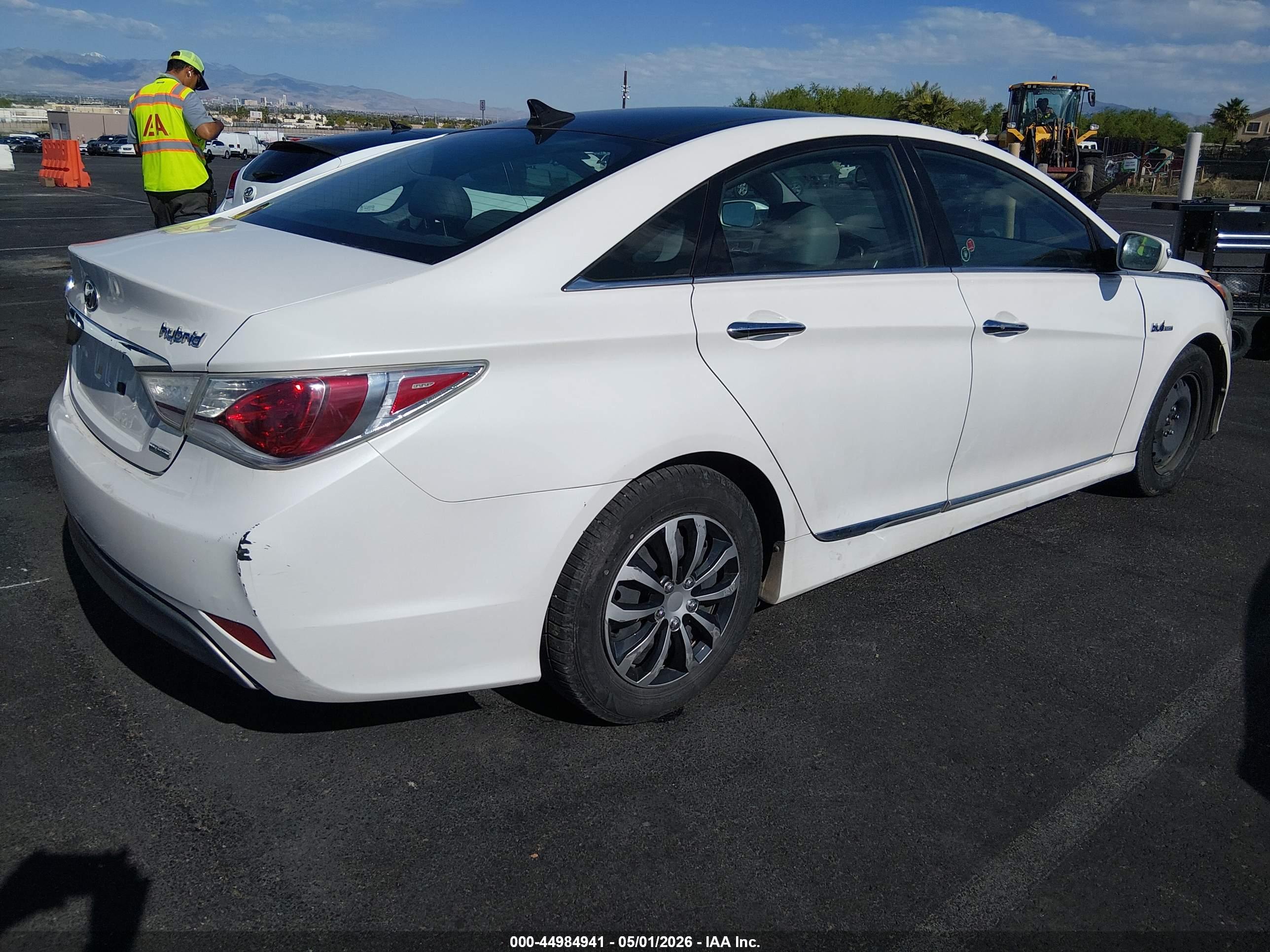 HYUNDAI SONATA image 4