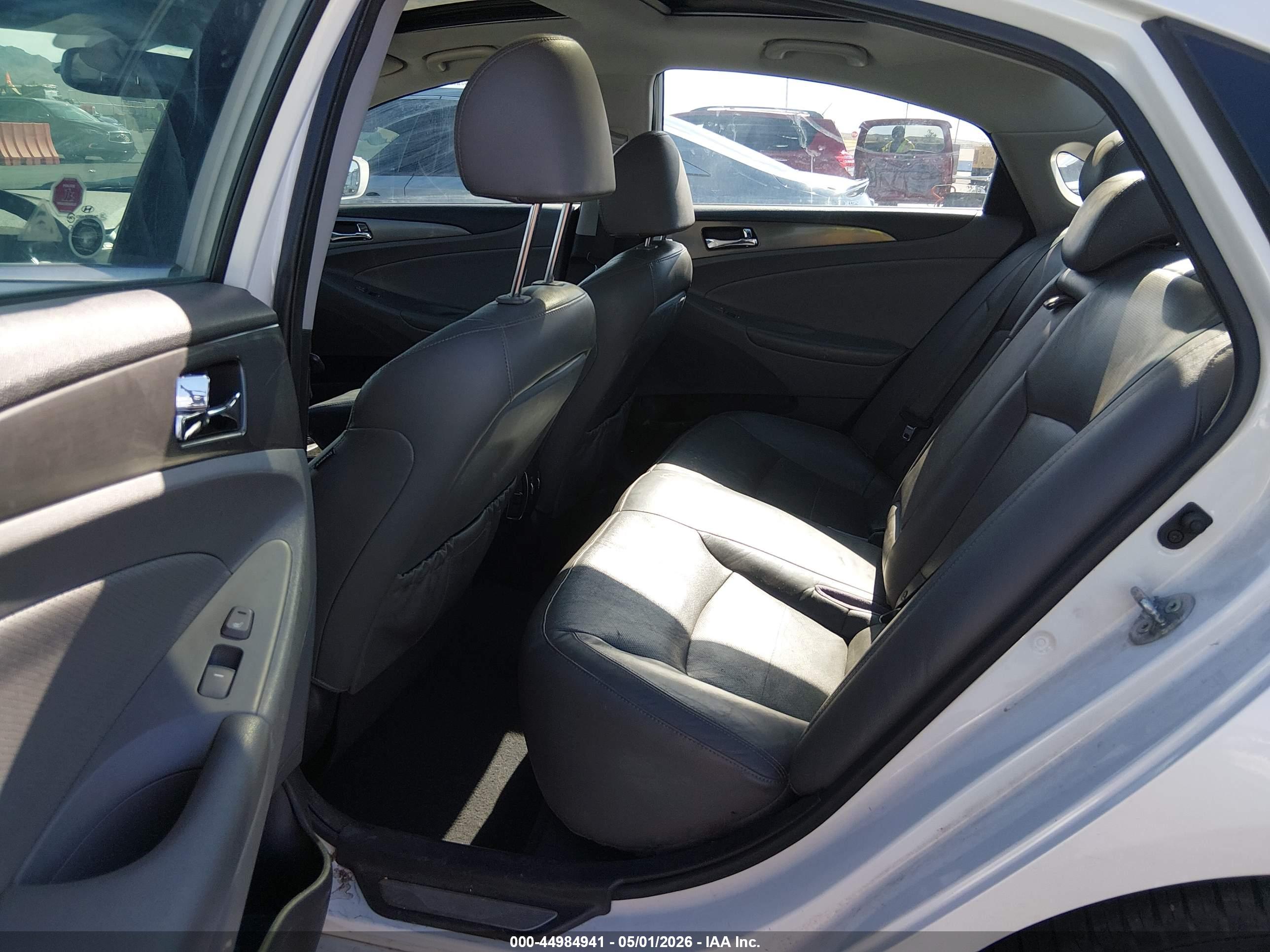 HYUNDAI SONATA image 8